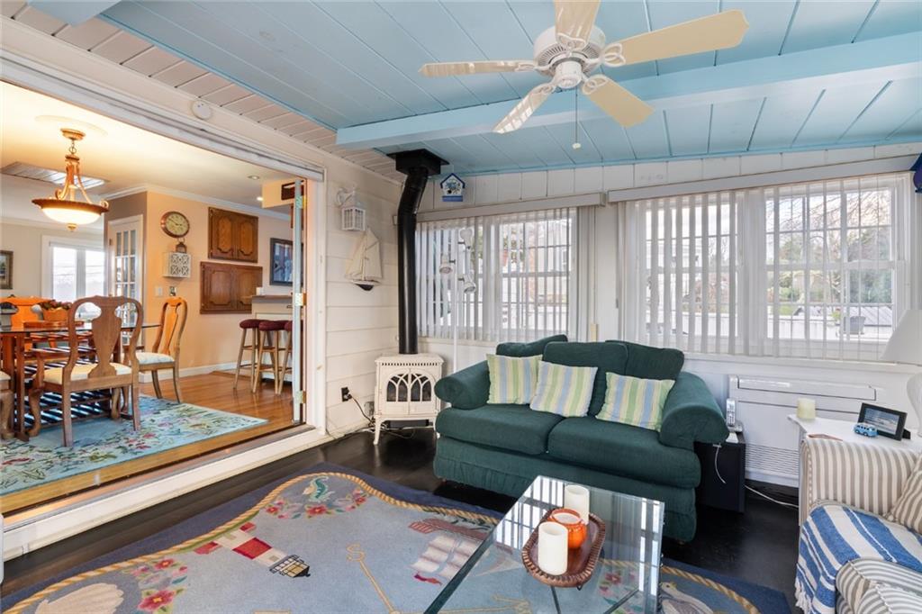 Tiverton, Rhode Island, 02878, United States, 4 Bedrooms Bedrooms, ,3 BathroomsBathrooms,Residential,For Sale,1995441