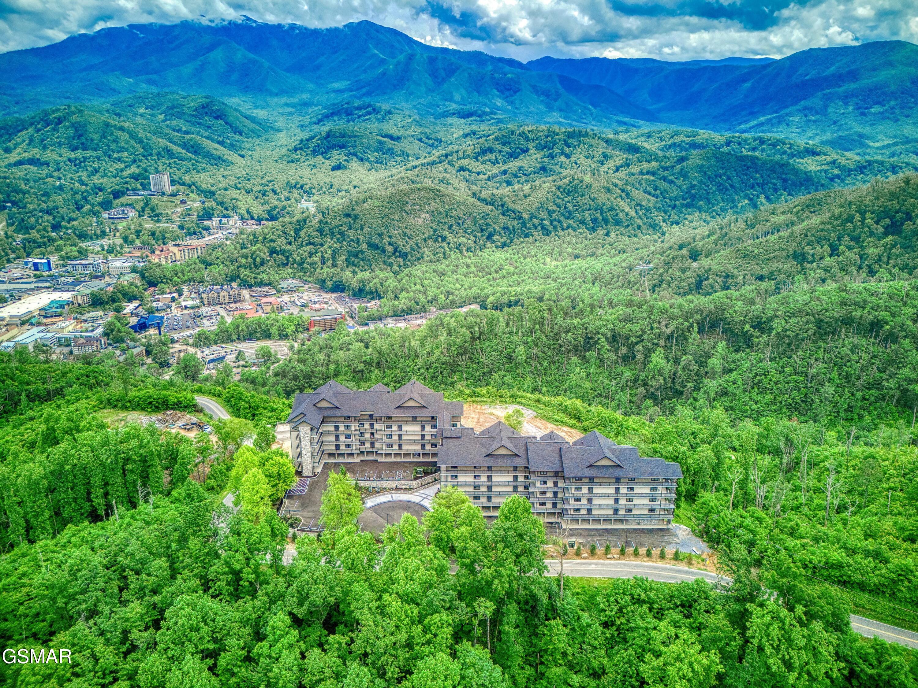 Gatlinburg, Tennessee, 37738, United States, 3 Bedrooms Bedrooms, ,4 BathroomsBathrooms,Residential,For Sale,1977552