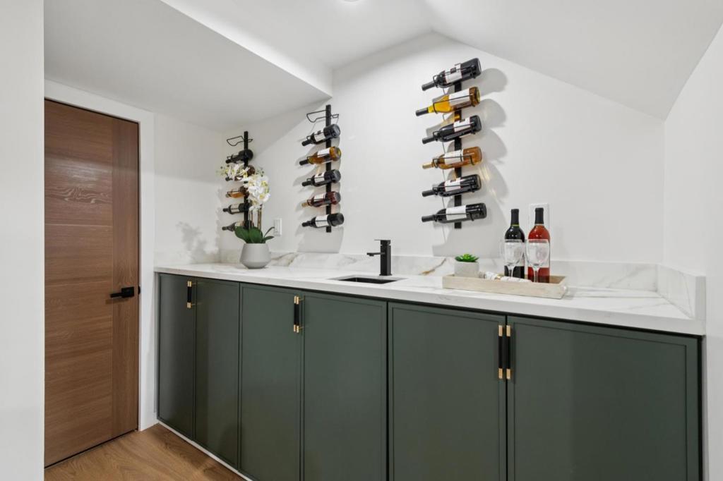 San Francisco, California, 94132, United States, 4 Bedrooms Bedrooms, ,4 BathroomsBathrooms,Residential,For Sale,2008965