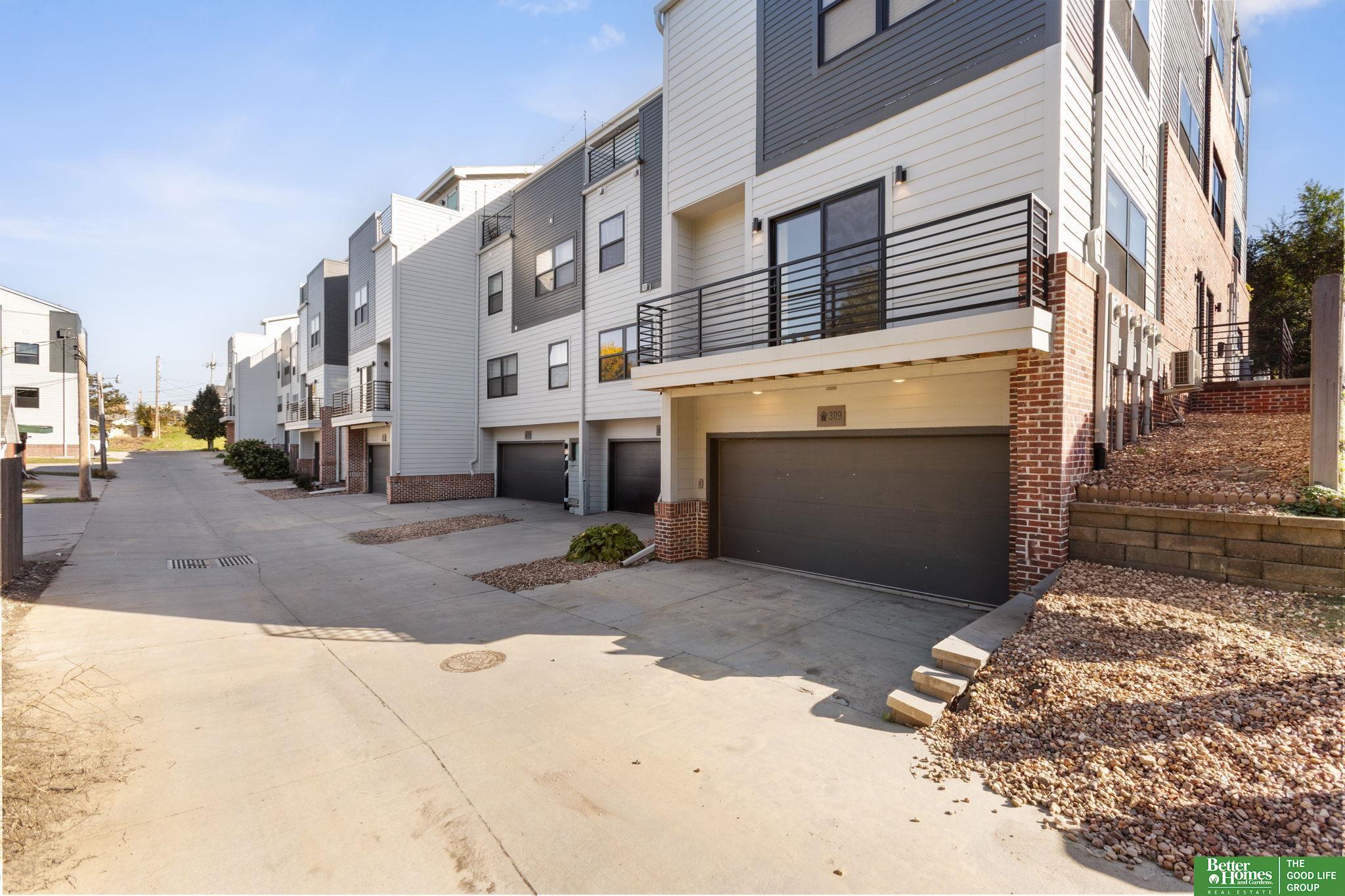 Mayberry Plz, Omaha, NE 68105 #1