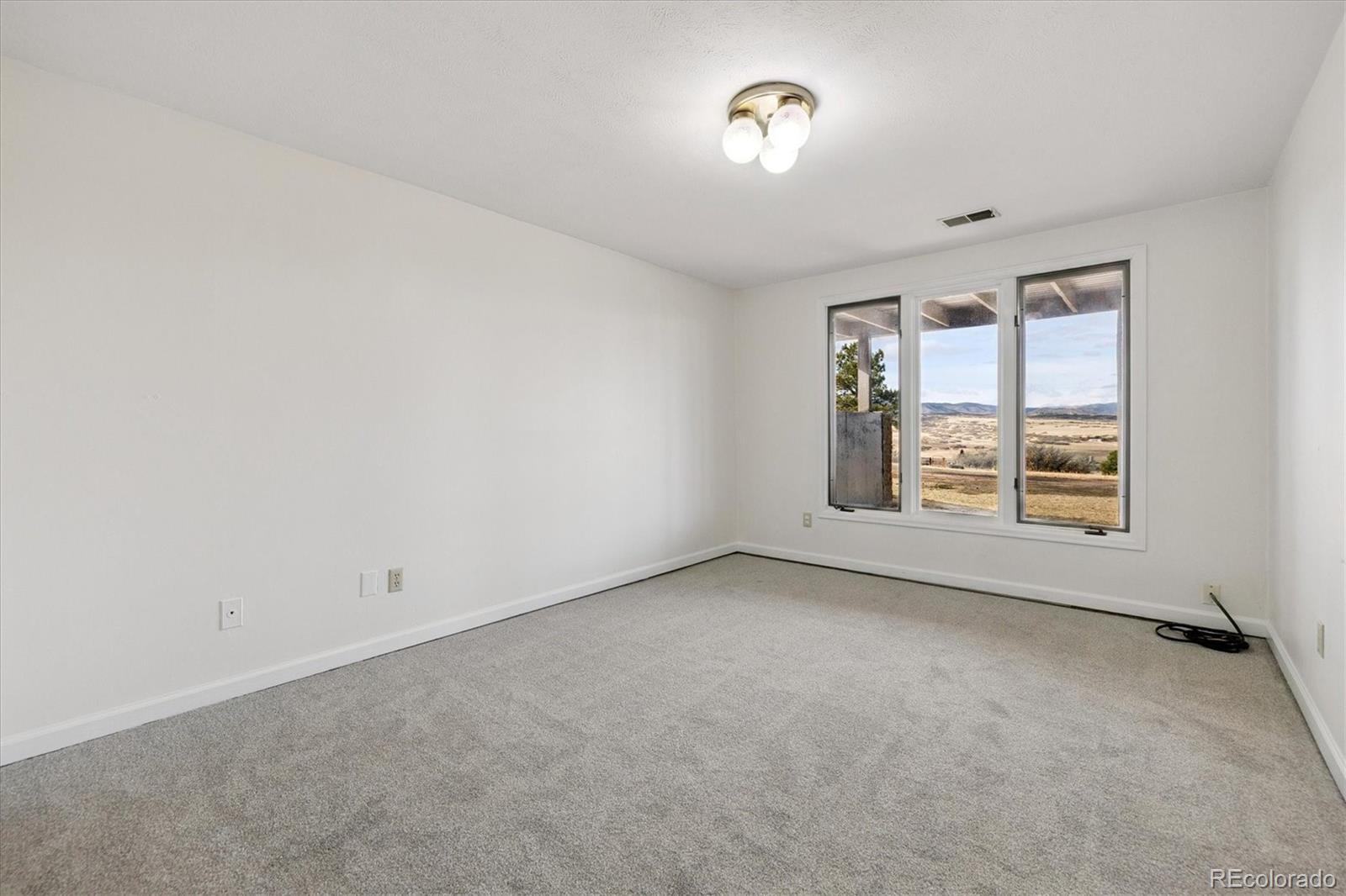 Sedalia, Colorado, 80135, United States, 4 Bedrooms Bedrooms, ,2 BathroomsBathrooms,Residential,For Sale,1998978