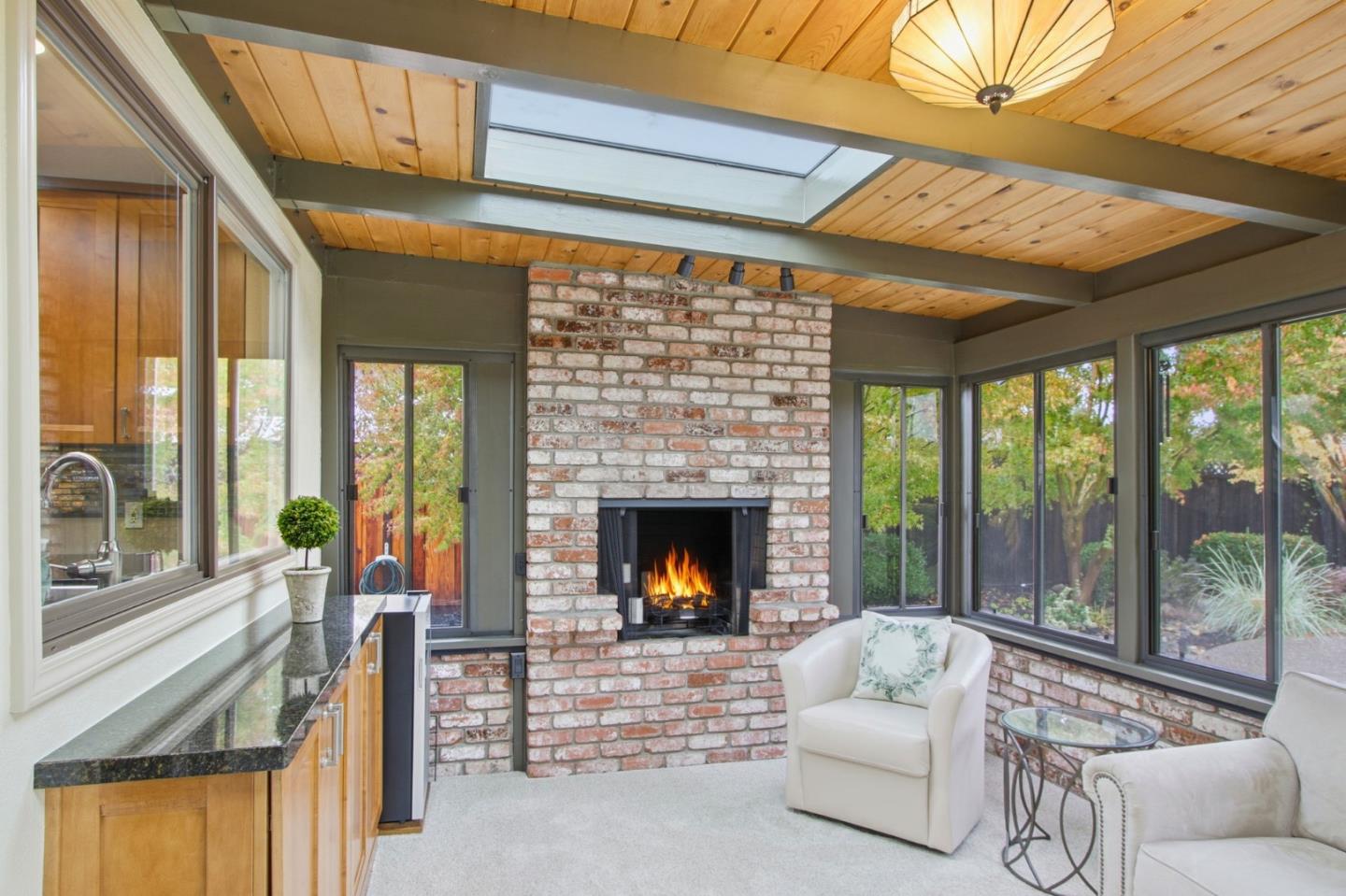 Santa Clara, California, 95051, United States, 4 Bedrooms Bedrooms, ,2 BathroomsBathrooms,Residential,For Sale,1992885