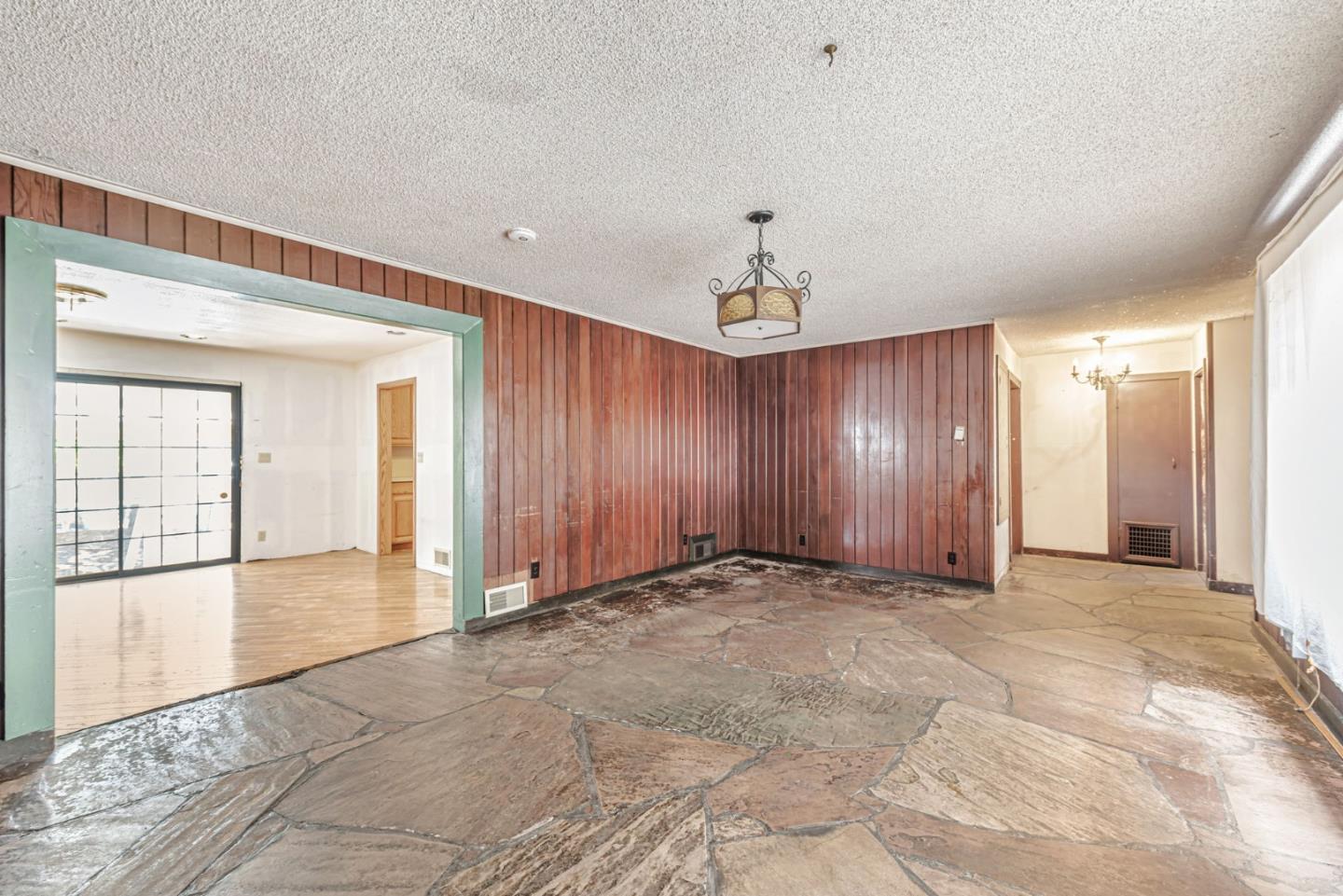 Santa Clara, California, 95051, United States, 3 Bedrooms Bedrooms, ,3 BathroomsBathrooms,Residential,For Sale,1941607