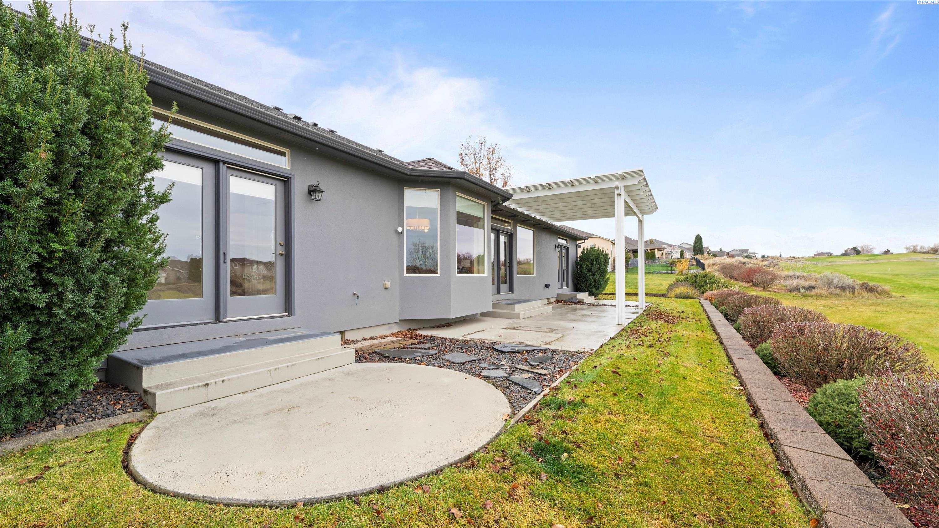 Richland, Washington, 99354, United States, 3 Bedrooms Bedrooms, ,3 BathroomsBathrooms,Residential,For Sale,1997405