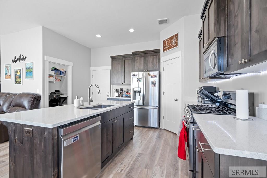 IDAHO FALLS, Idaho, 83401, United States, 4 Bedrooms Bedrooms, ,3 BathroomsBathrooms,Residential,For Sale,2013508