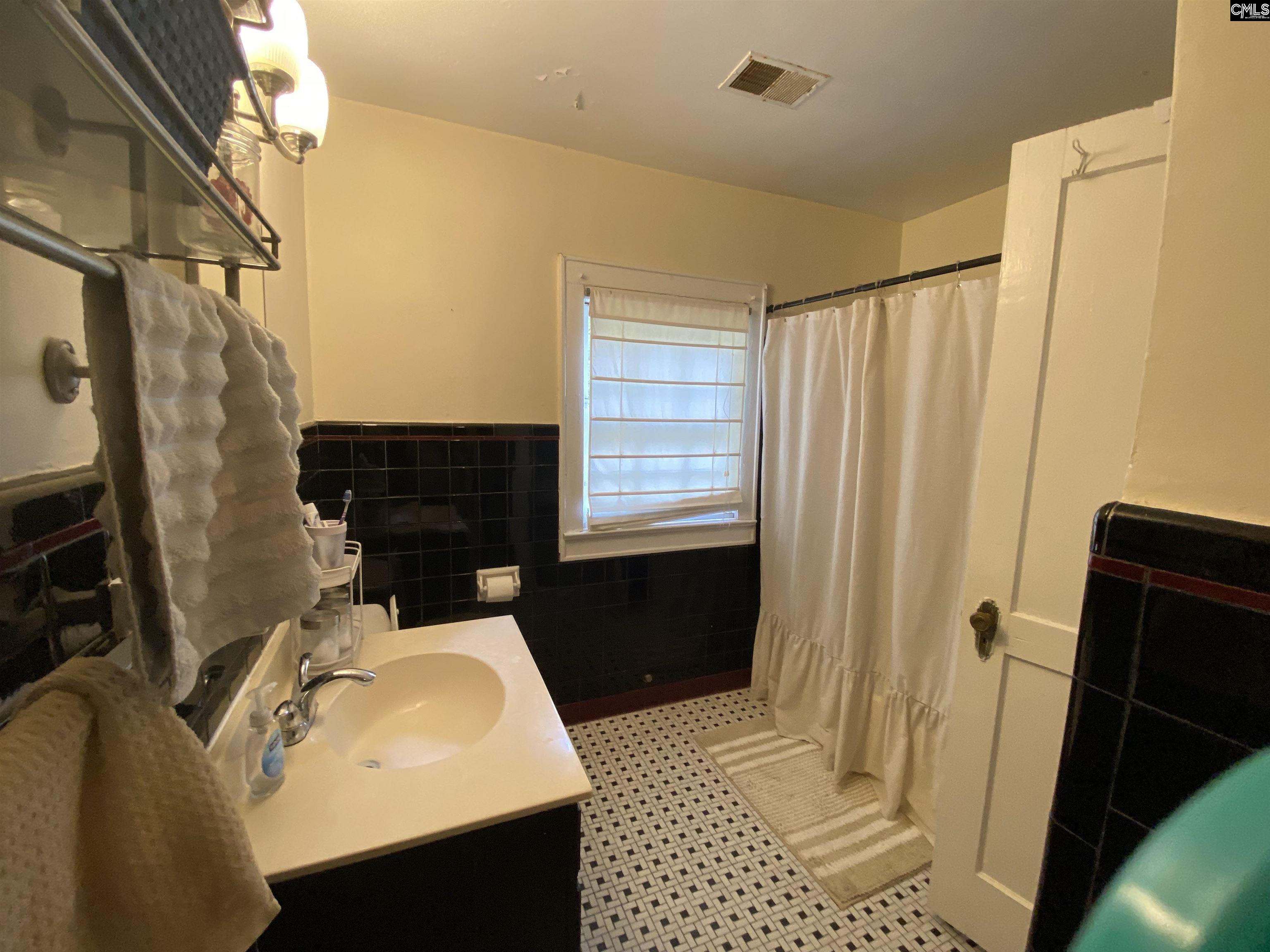 Columbia, South Carolina, 29205, United States, ,3 BathroomsBathrooms,Residential,For Sale,1958512