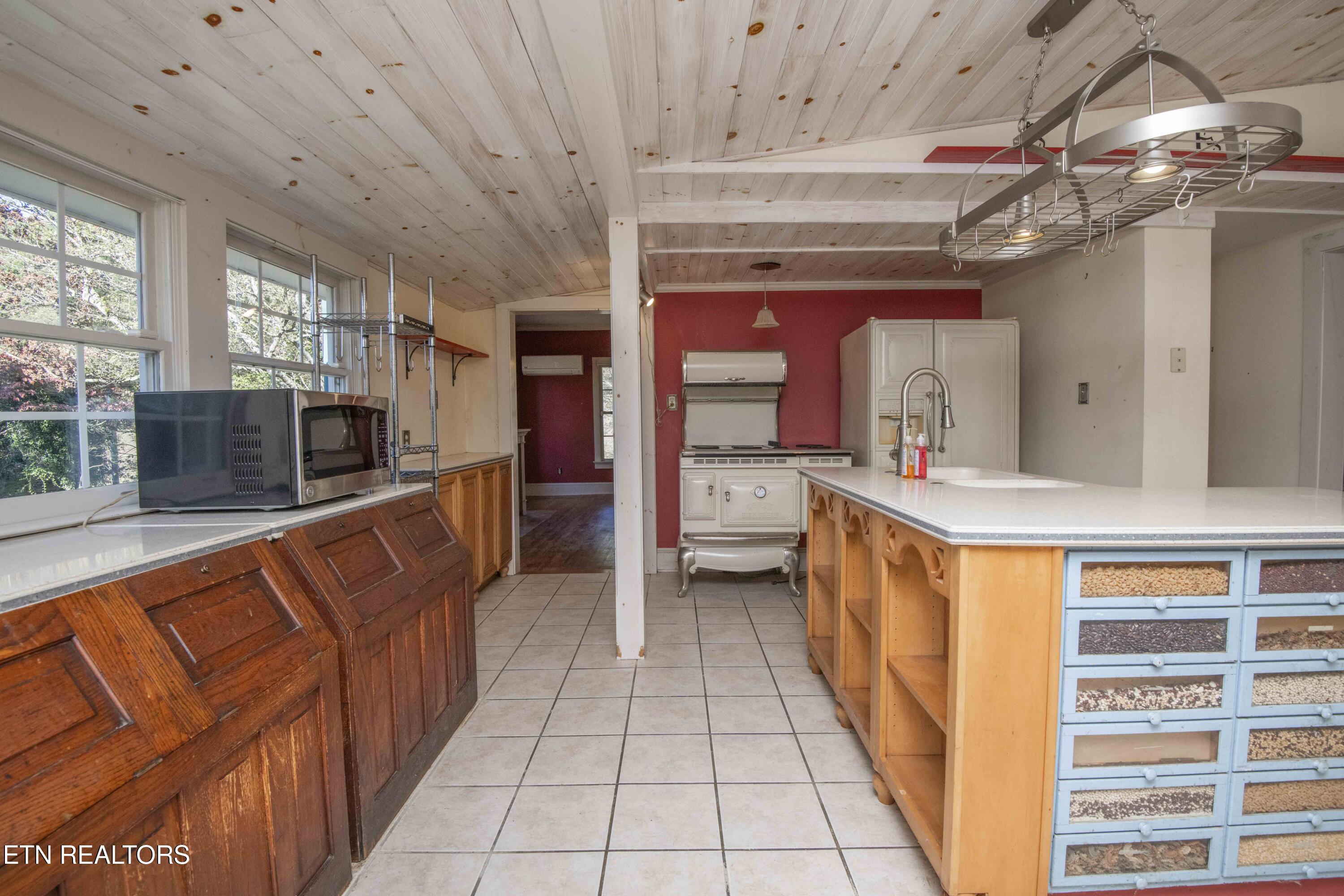 Rockford, Tennessee, 37853, United States, 3 Bedrooms Bedrooms, ,3 BathroomsBathrooms,Residential,For Sale,1984254