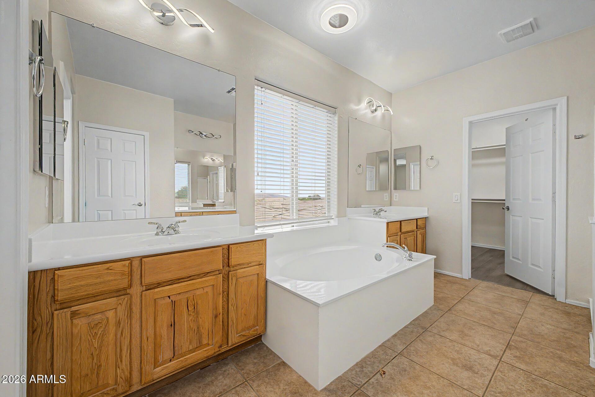 Anthem, Arizona, 85086, United States, 4 Bedrooms Bedrooms, ,3 BathroomsBathrooms,Residential,For Sale,2027152