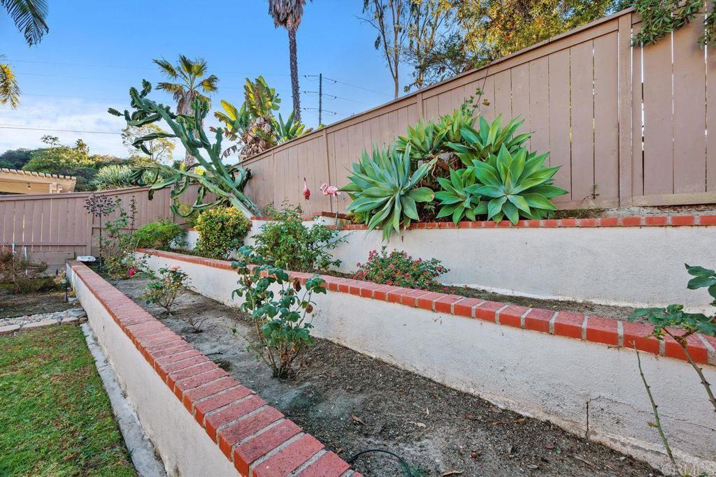 Vista, California, 92081, United States, 3 Bedrooms Bedrooms, ,3 BathroomsBathrooms,Residential,For Sale,1987768