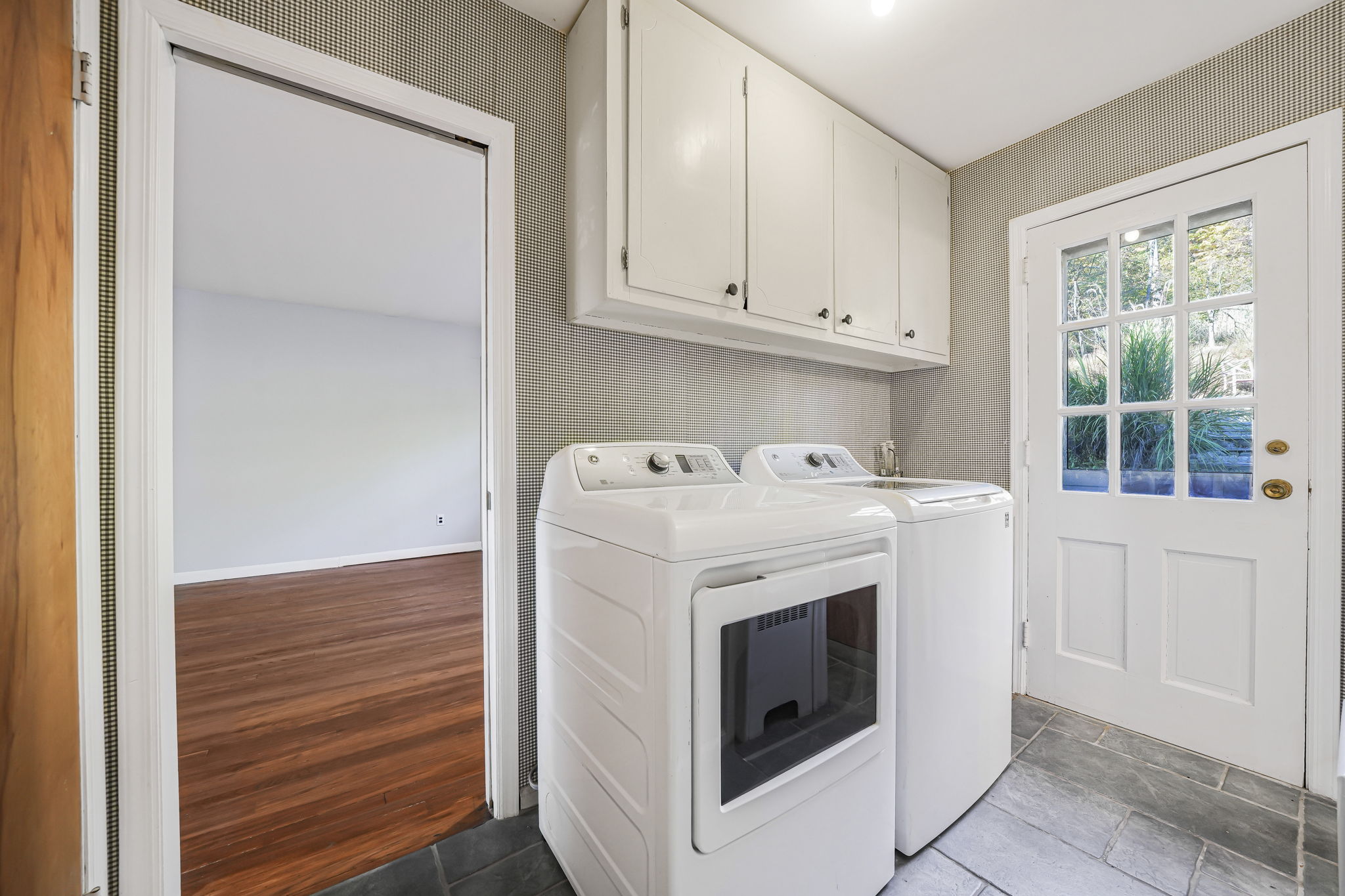 Montville, New Jersey, 07045, United States, 4 Bedrooms Bedrooms, ,3 BathroomsBathrooms,Residential,For Sale,1984412