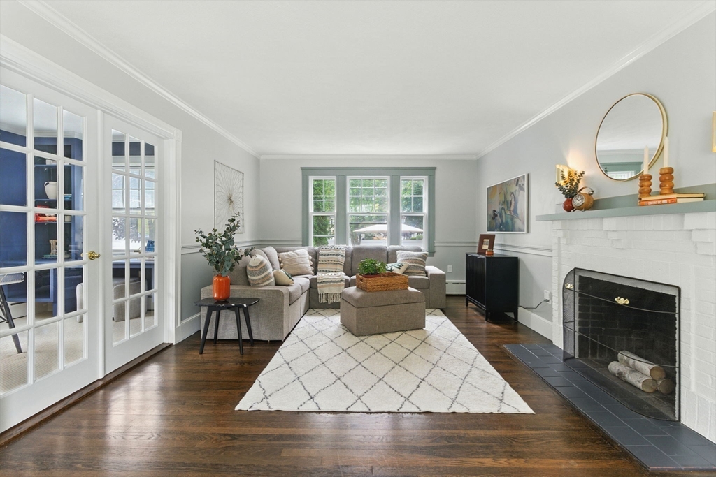 Stoneham, Massachusetts, 02180, United States, 3 Bedrooms Bedrooms, ,2 BathroomsBathrooms,Residential,For Sale,1939949