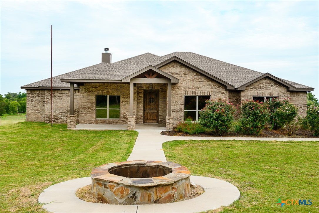 Gatesville, Texas, 76528, United States, 3 Bedrooms Bedrooms, ,3 BathroomsBathrooms,Residential,For Sale,1989706