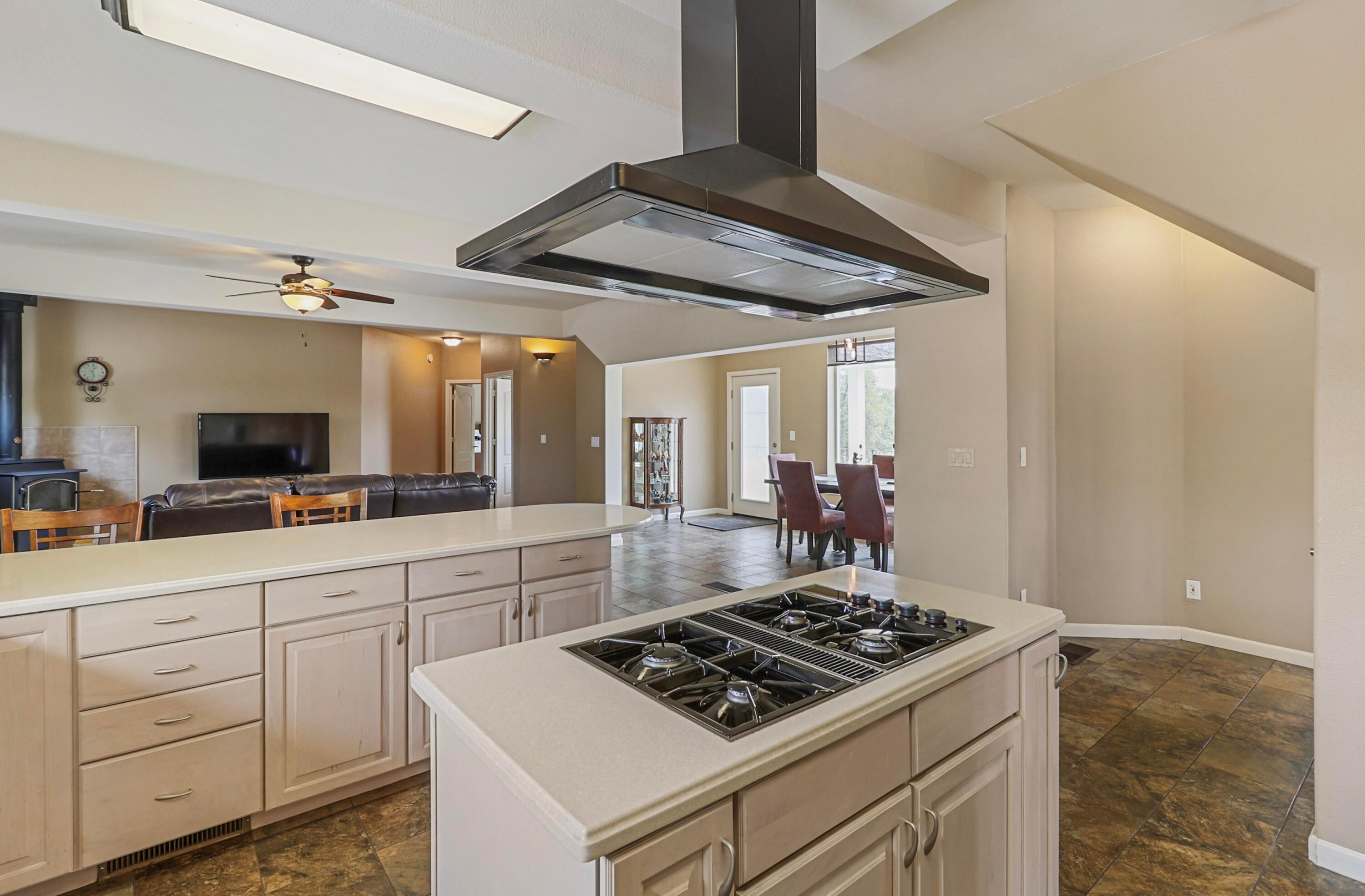 Redding, California, 96002, United States, 3 Bedrooms Bedrooms, ,3 BathroomsBathrooms,Residential,For Sale,1992839