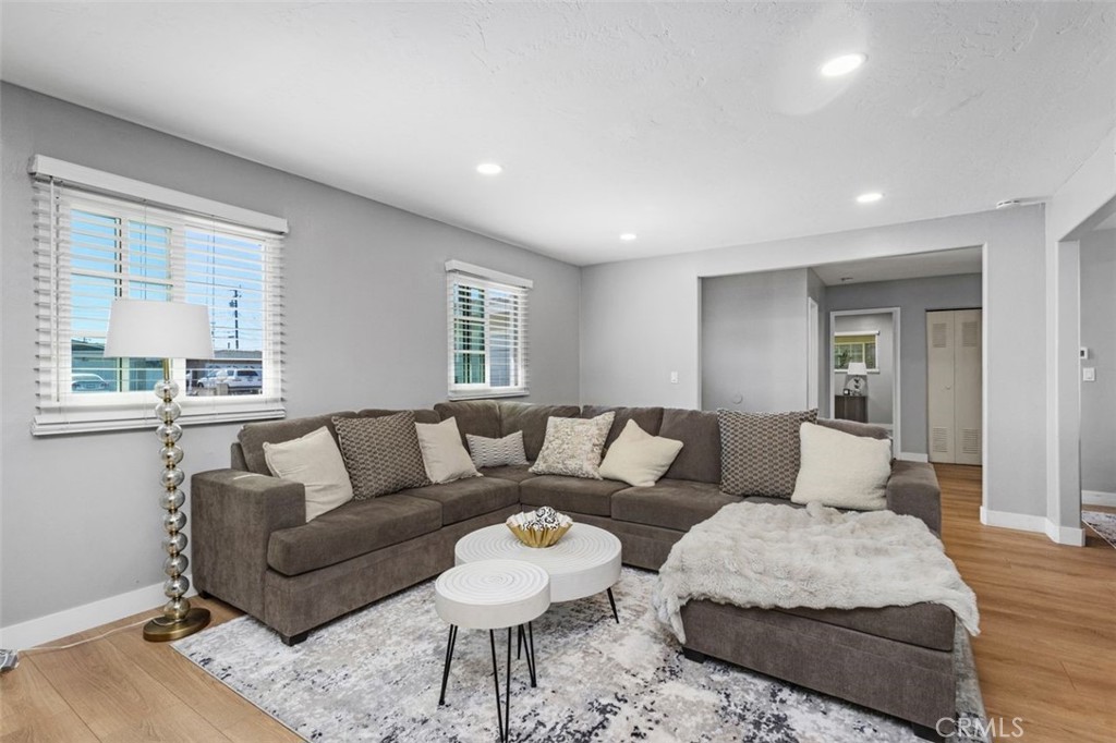 Orange, California, 92867, United States, 3 Bedrooms Bedrooms, ,2 BathroomsBathrooms,Residential,For Sale,1986314