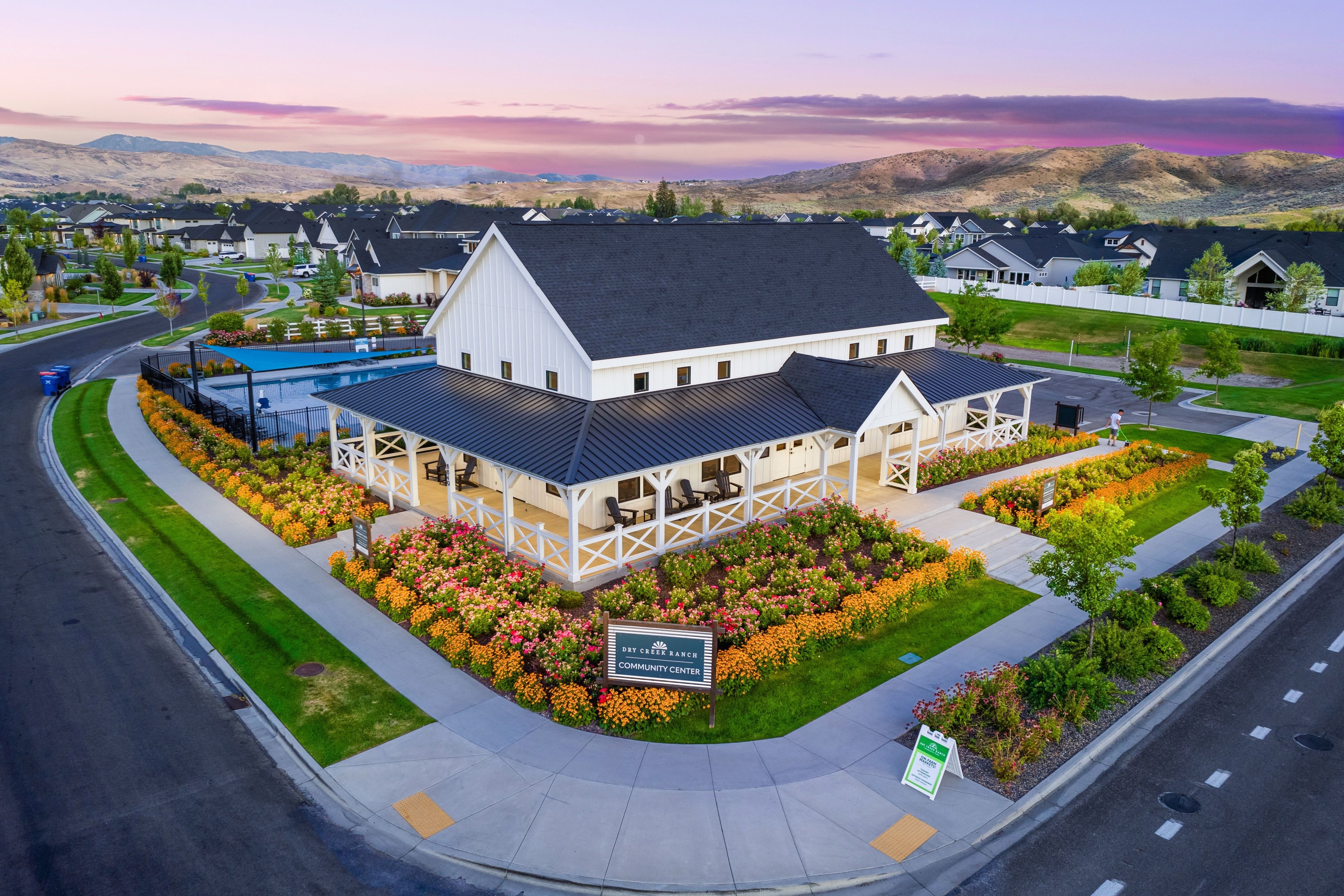  Refined Half-Acre Estate with Dual Kitchens & Open Space Backdrop - 物件實景