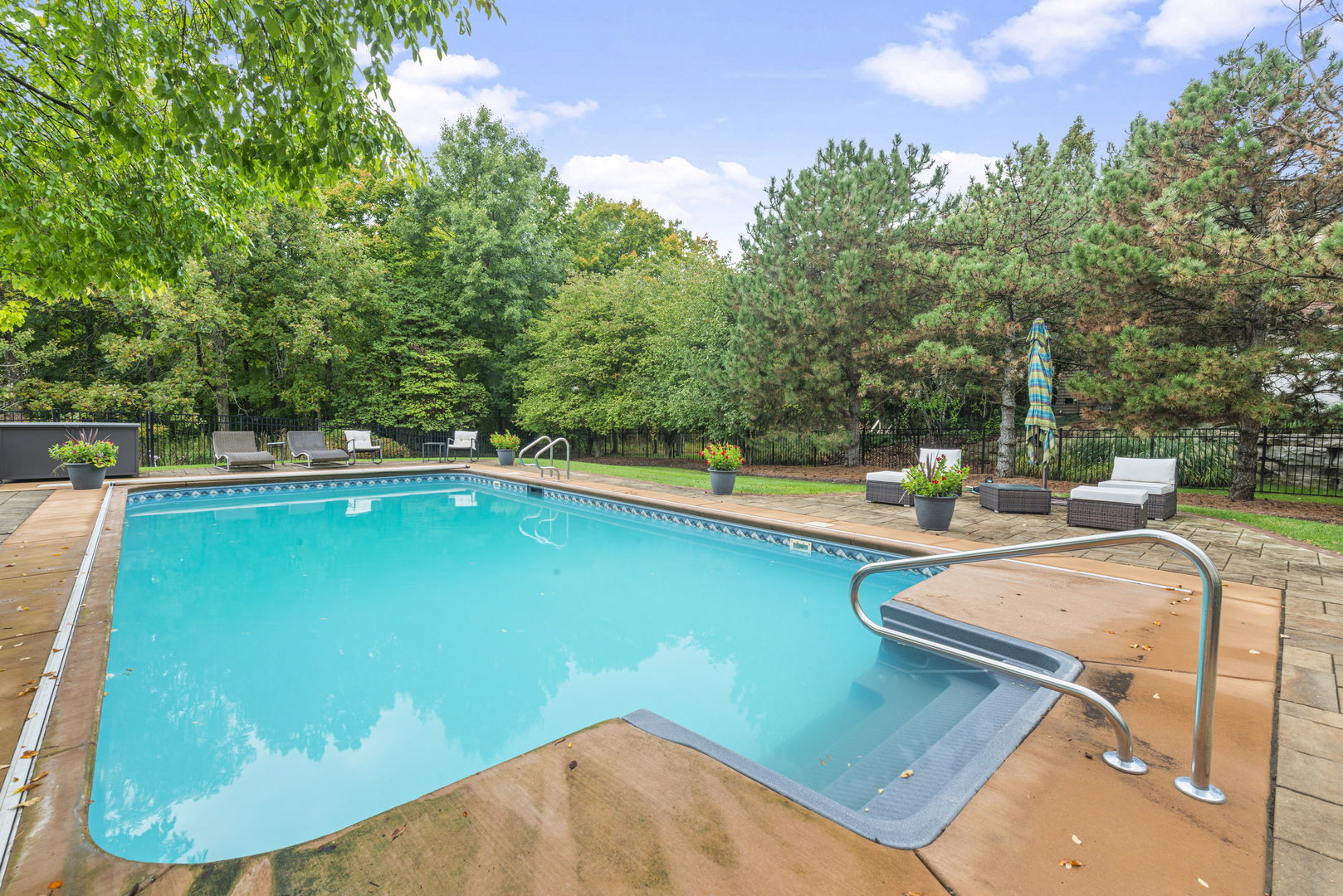 Batavia, Illinois, 60510, United States, 4 Bedrooms Bedrooms, ,6 BathroomsBathrooms,Residential,For Sale,1988116