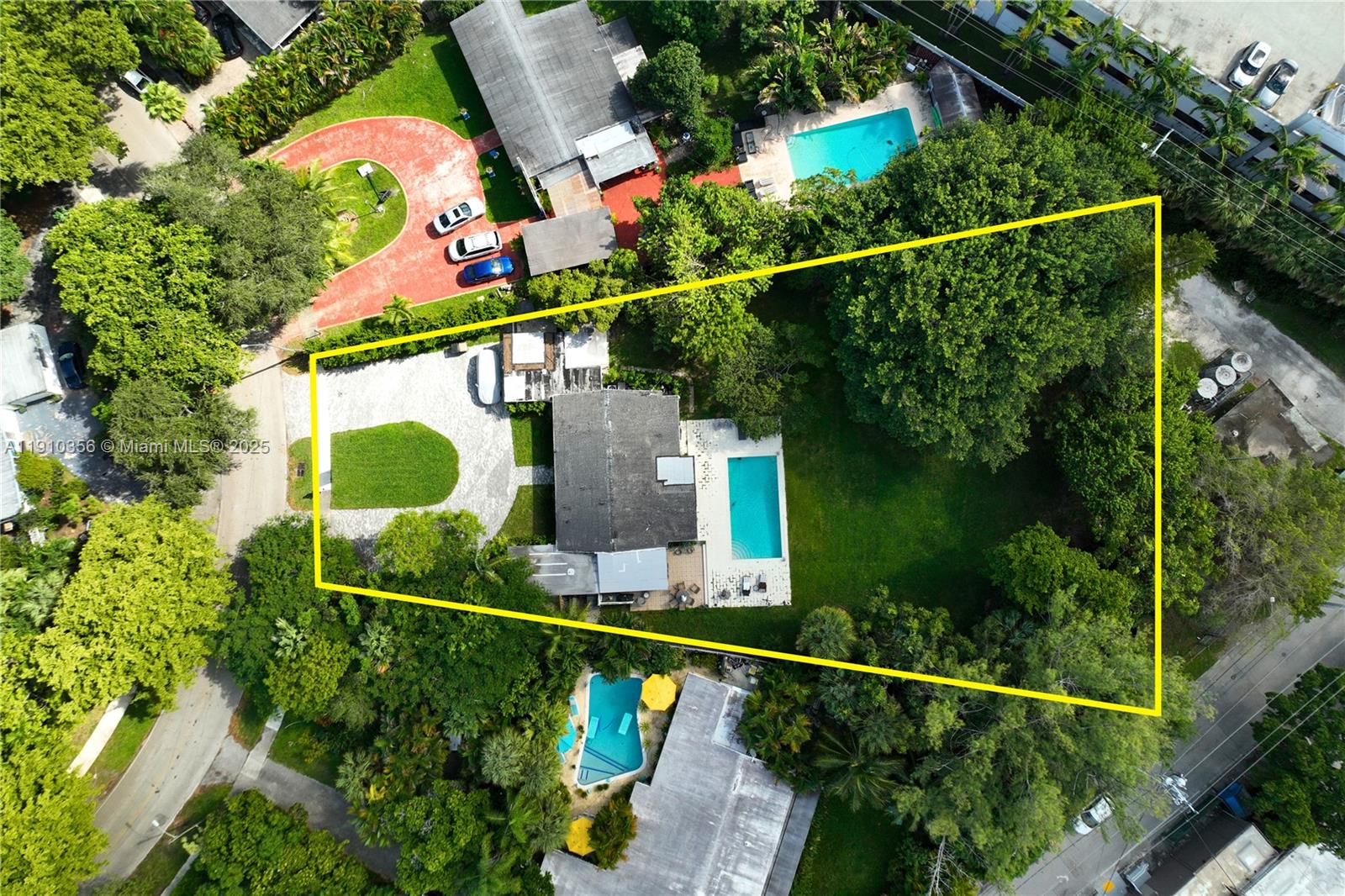 North Miami, Florida, 33181, United States, ,Residential,For Sale,1989008