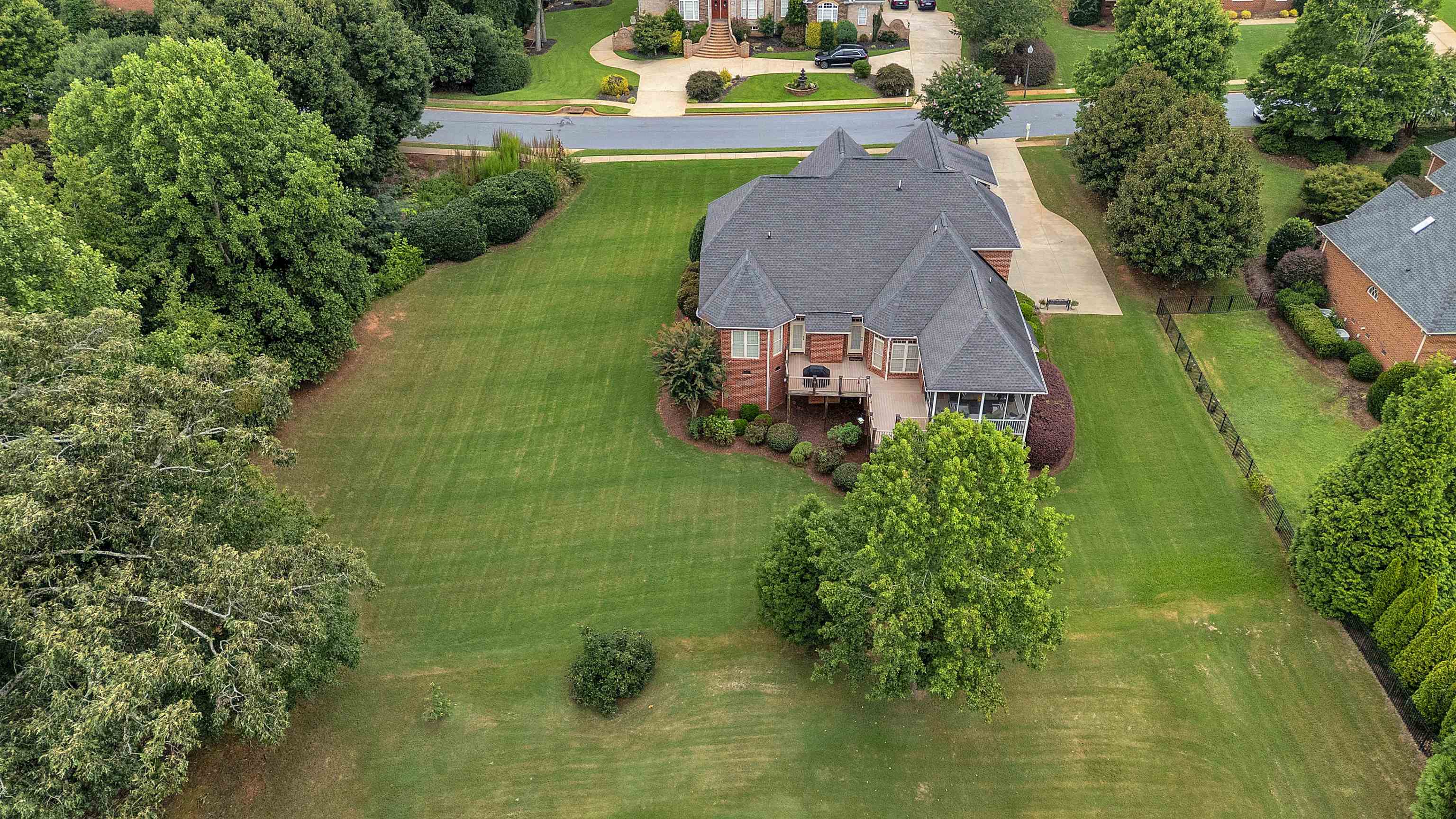 spartanburg, South Carolina, 29301, United States, 5 Bedrooms Bedrooms, ,4 BathroomsBathrooms,Residential,For Sale,1913401