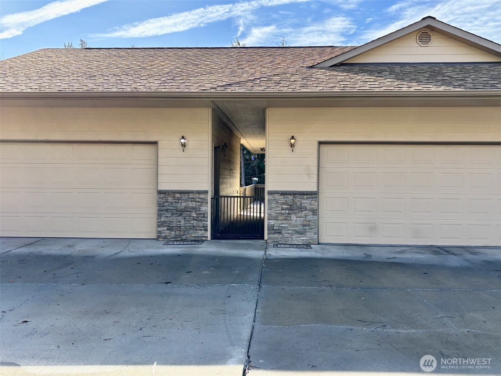 Wenatchee, Washington, 98801, United States, 5 Bedrooms Bedrooms, ,4 BathroomsBathrooms,Residential,For Sale,1723566