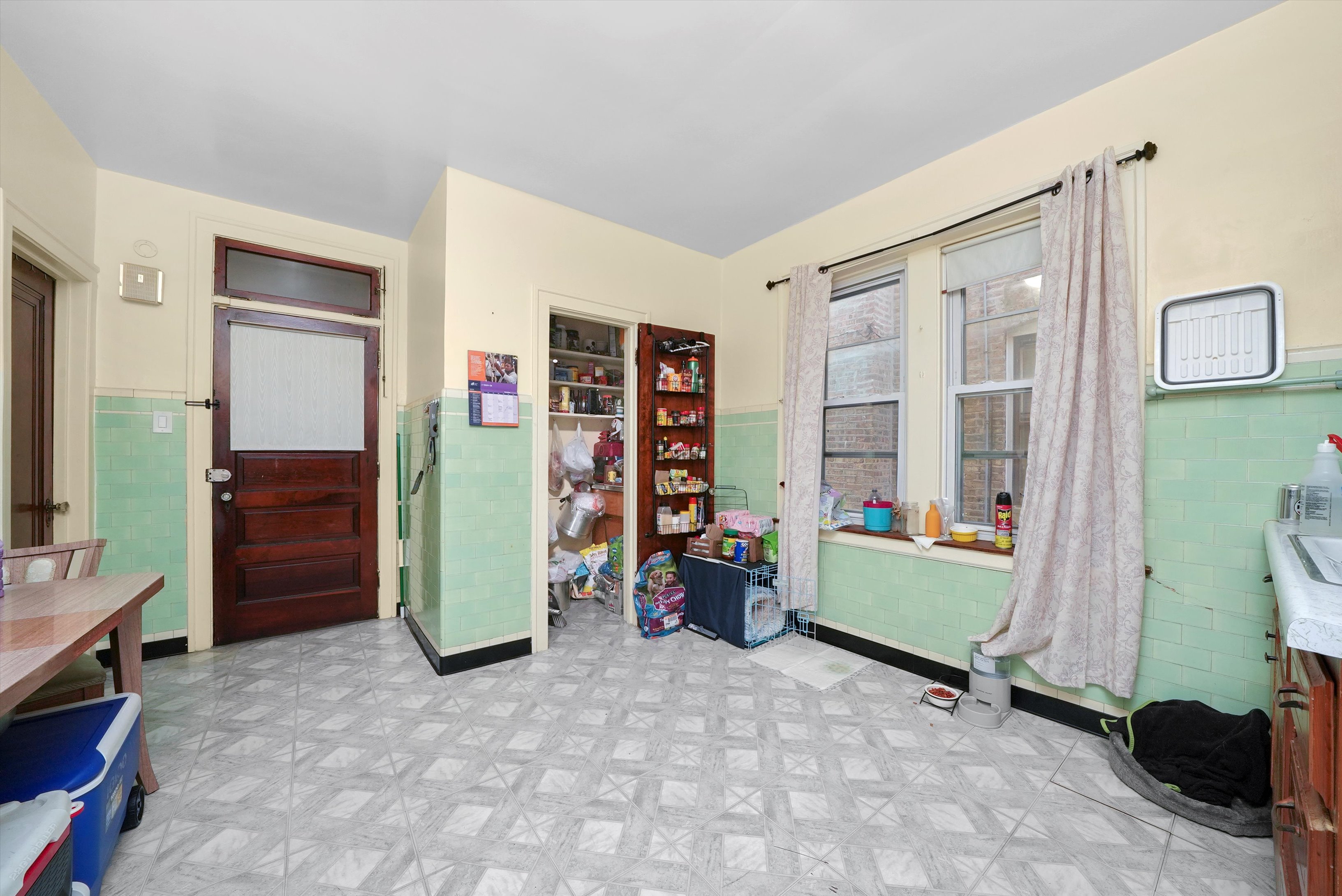 Chicago, Illinois, 60639, United States, 8 Bedrooms Bedrooms, ,3 BathroomsBathrooms,Residential,For Sale,1986101