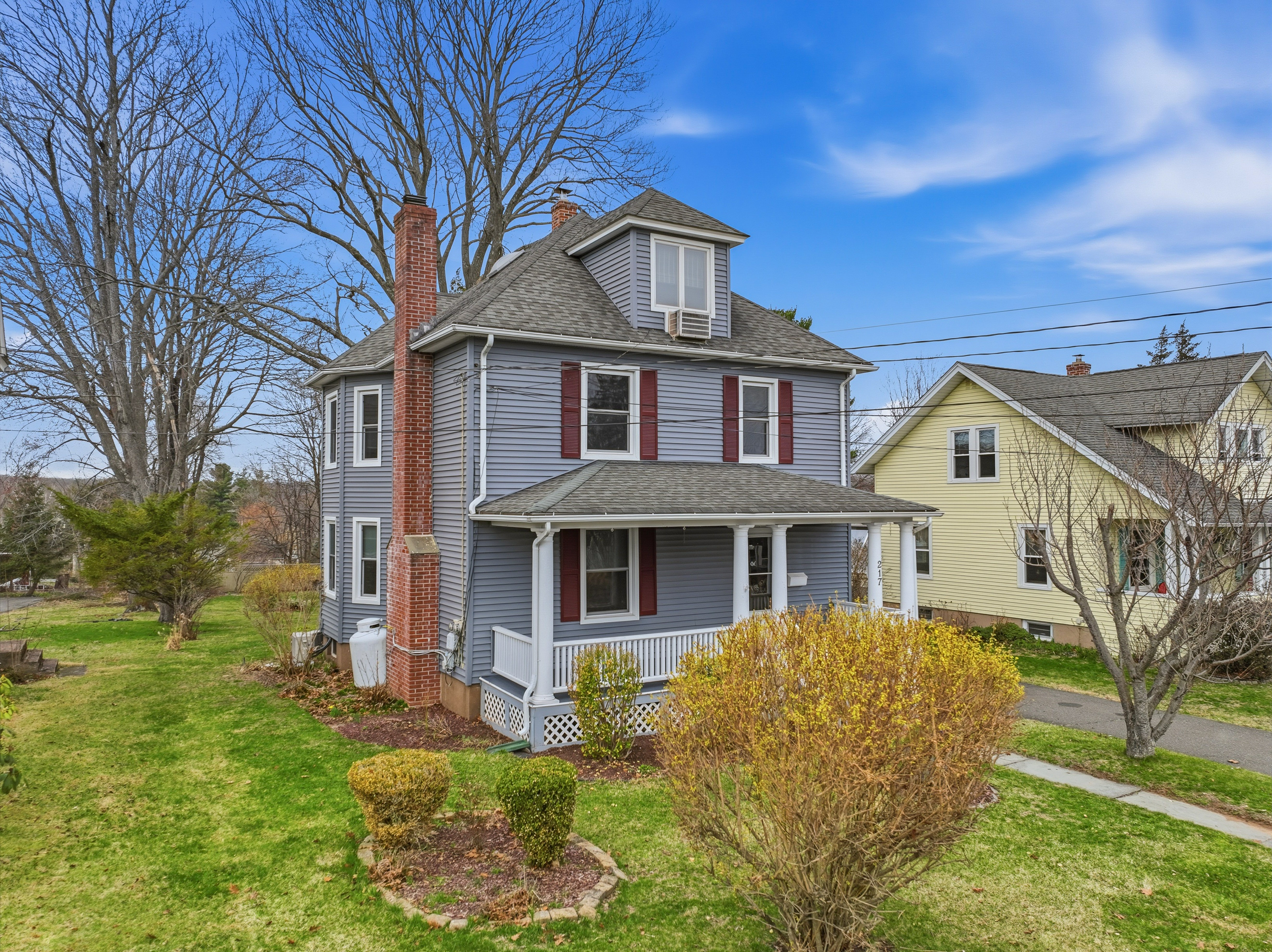 A Classic 1913 Colonial Set in the South Farms Area - 物件實景