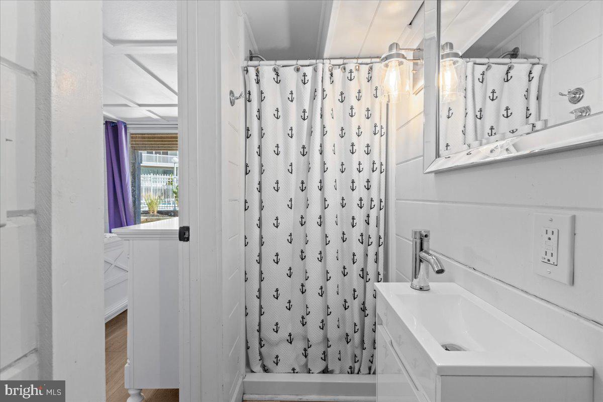 Ocean City, Maryland, 21842, United States, 4 Bedrooms Bedrooms, ,4 BathroomsBathrooms,Residential,For Sale,1989462