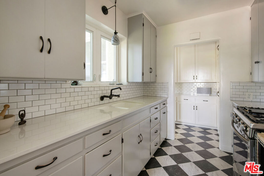 Los Angeles, California, 90031, United States, 2 Bedrooms Bedrooms, ,1 BathroomBathrooms,Residential,For Sale,1942306