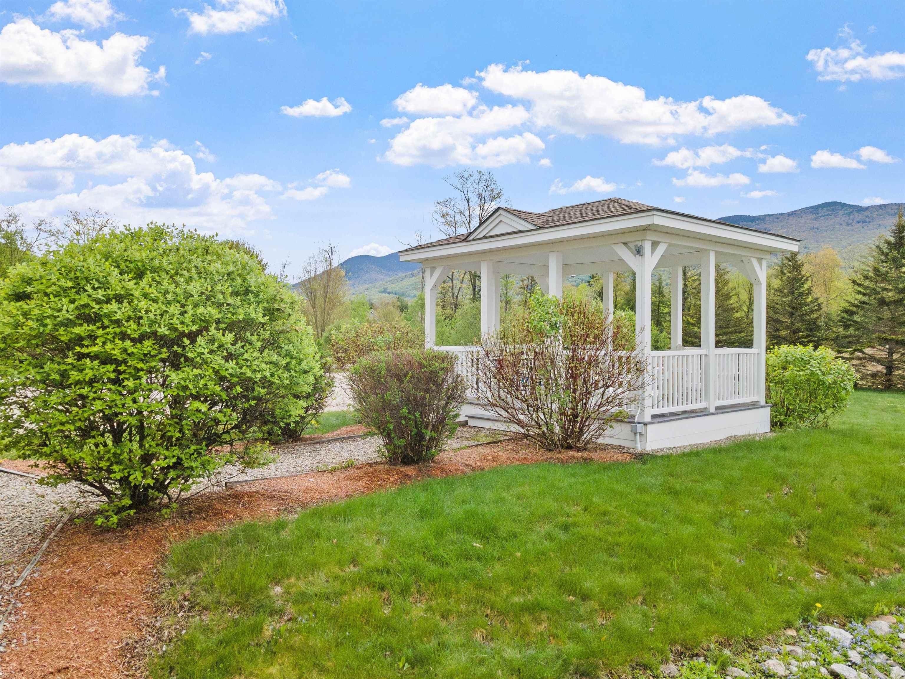 Lincoln, New Hampshire, 03251, United States, 5 Bedrooms Bedrooms, ,4 BathroomsBathrooms,Residential,For Sale,1921797