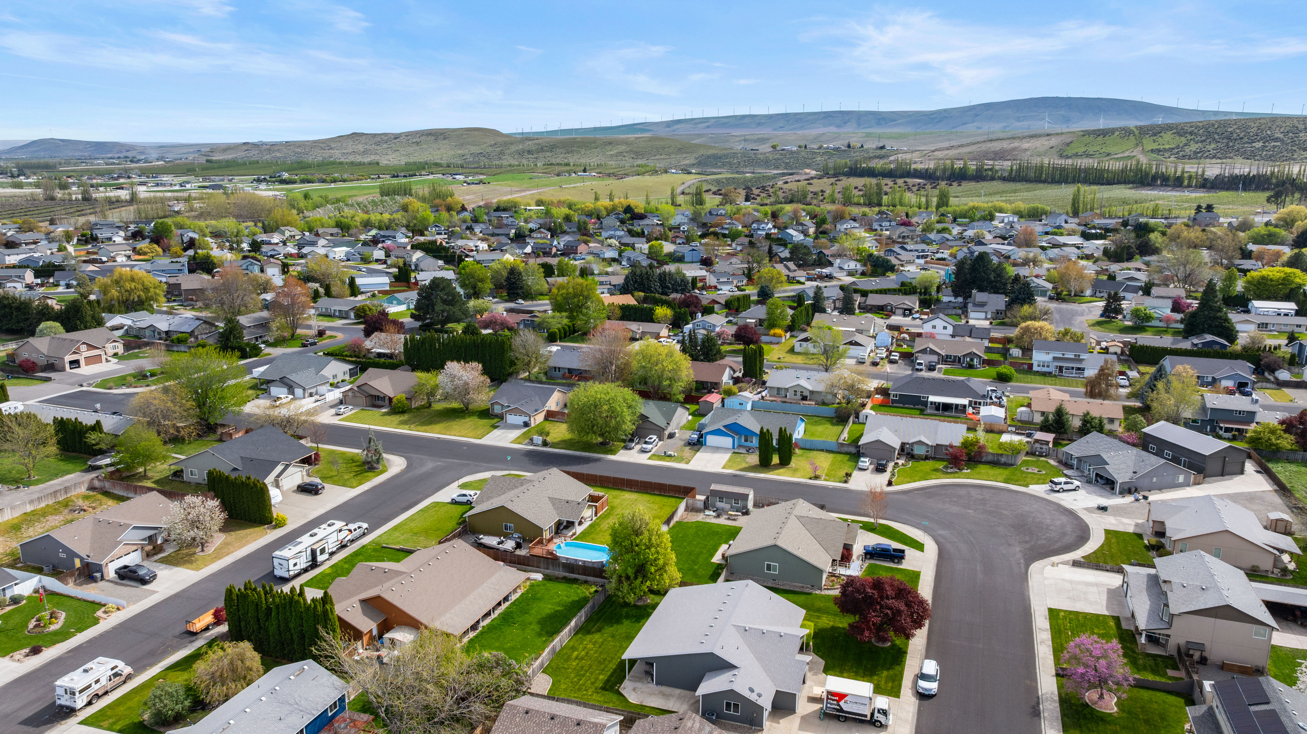  Beautifully Maintained Tri-Level Home - 物件實景