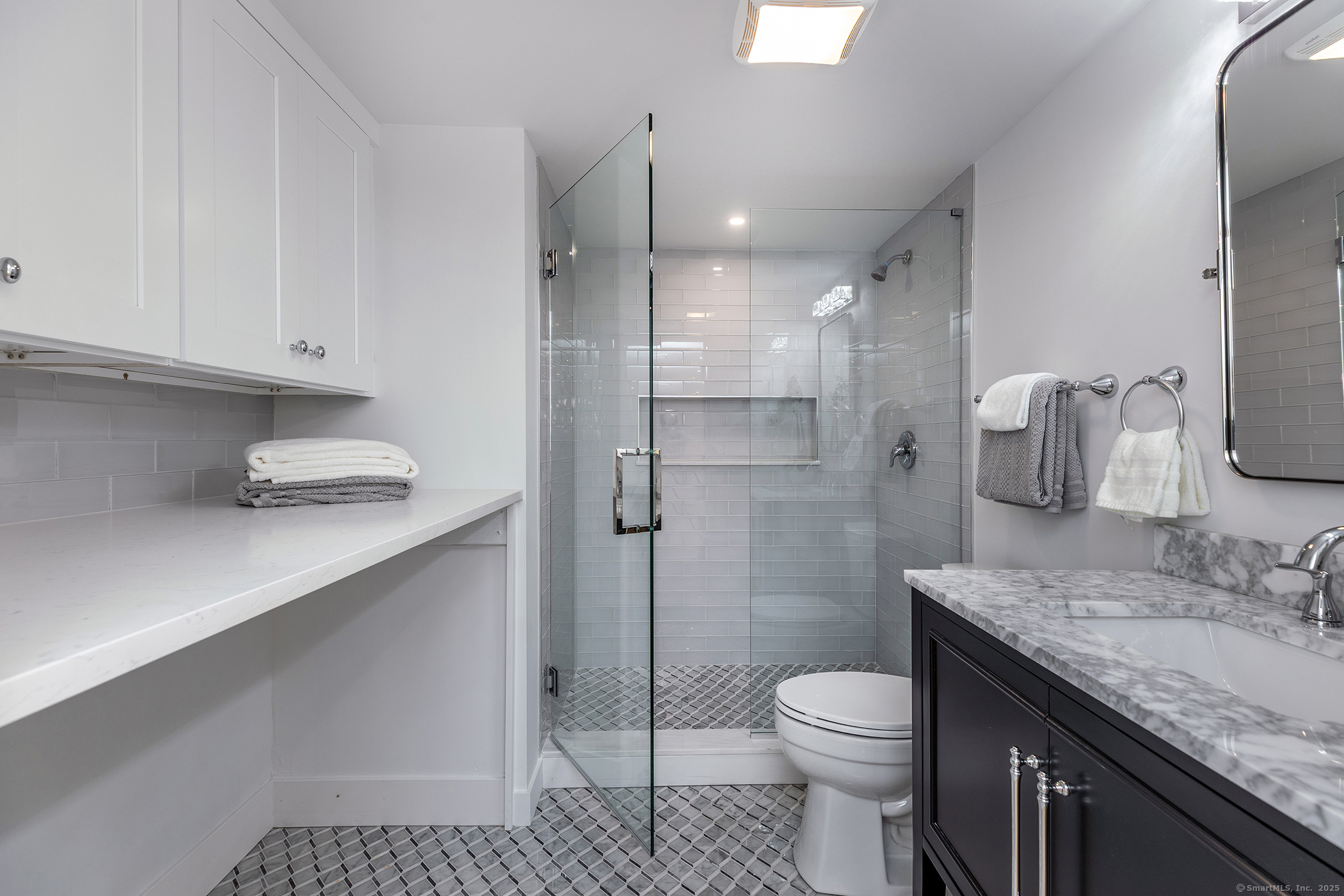 Brookfield, Connecticut, 06804, United States, 3 Bedrooms Bedrooms, ,2 BathroomsBathrooms,Residential,For Sale,1911070