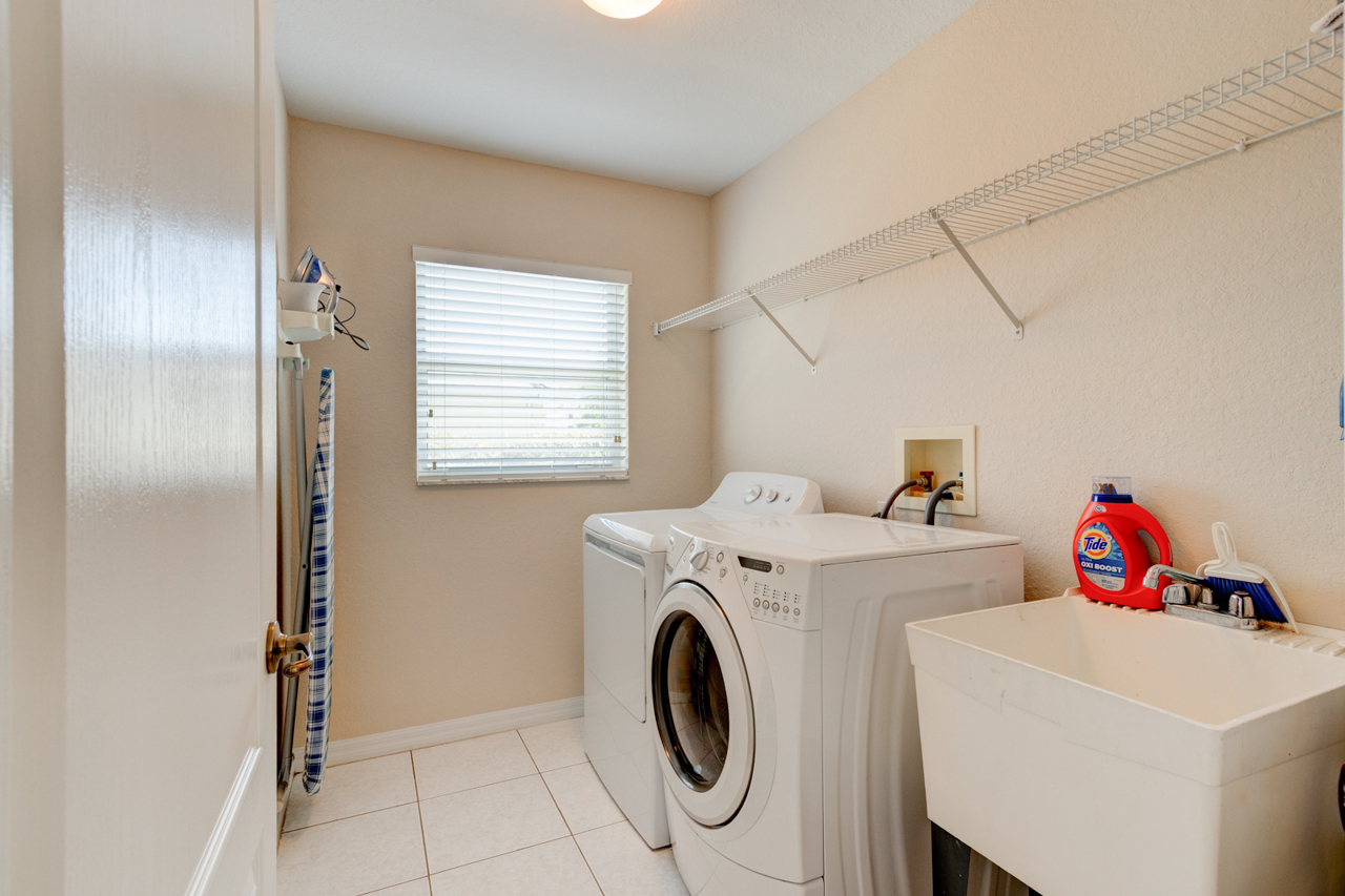 Port Orange, Florida, 32128, United States, 4 Bedrooms Bedrooms, ,2 BathroomsBathrooms,Residential,For Sale,1987397