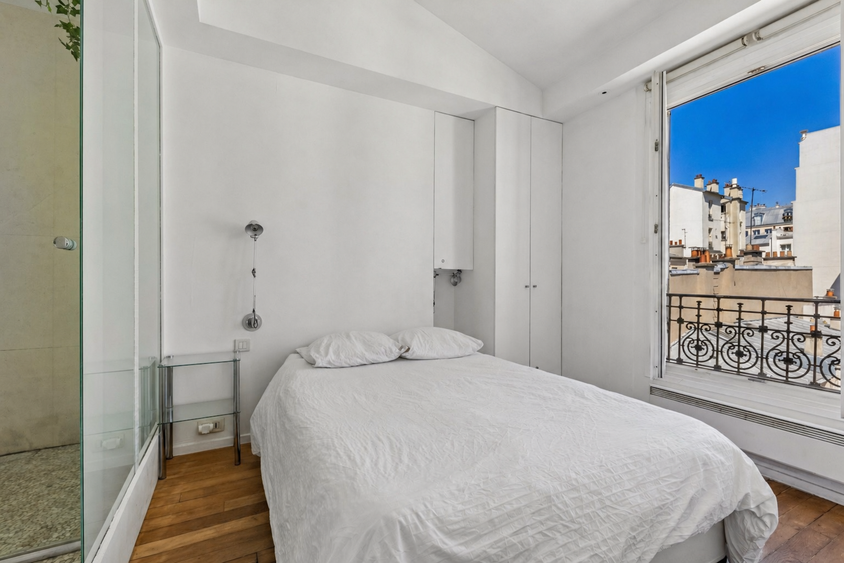  Paris XVIII — Bright top-floor apartment in the Abbesses area, with open views … - 物件實景
