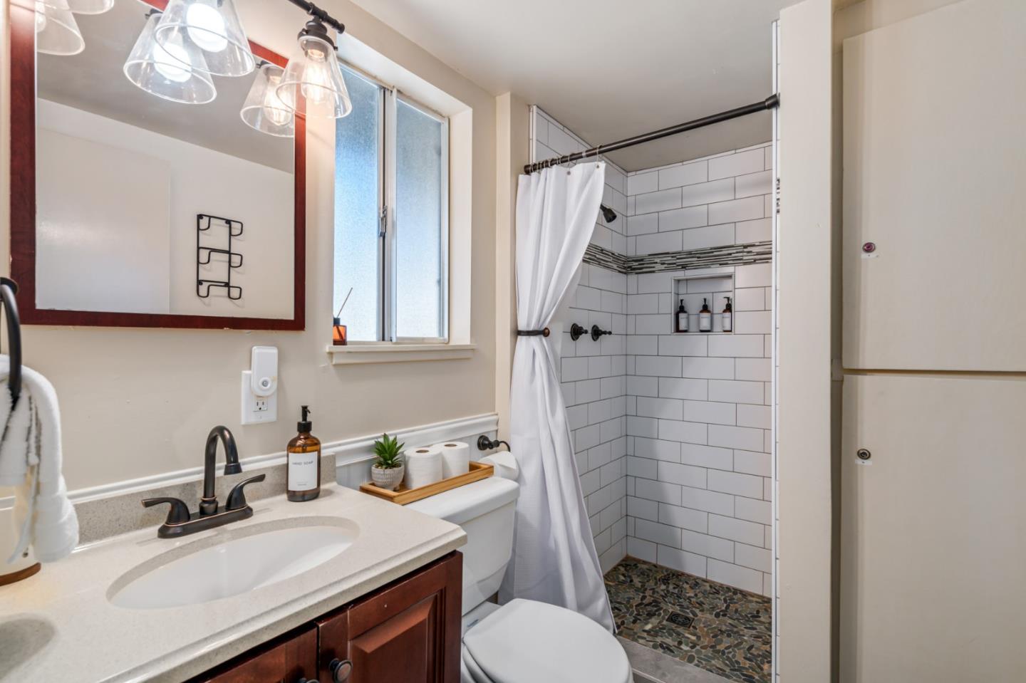 Groveland, California, 95321, United States, 2 Bedrooms Bedrooms, ,3 BathroomsBathrooms,Residential,For Sale,1962373