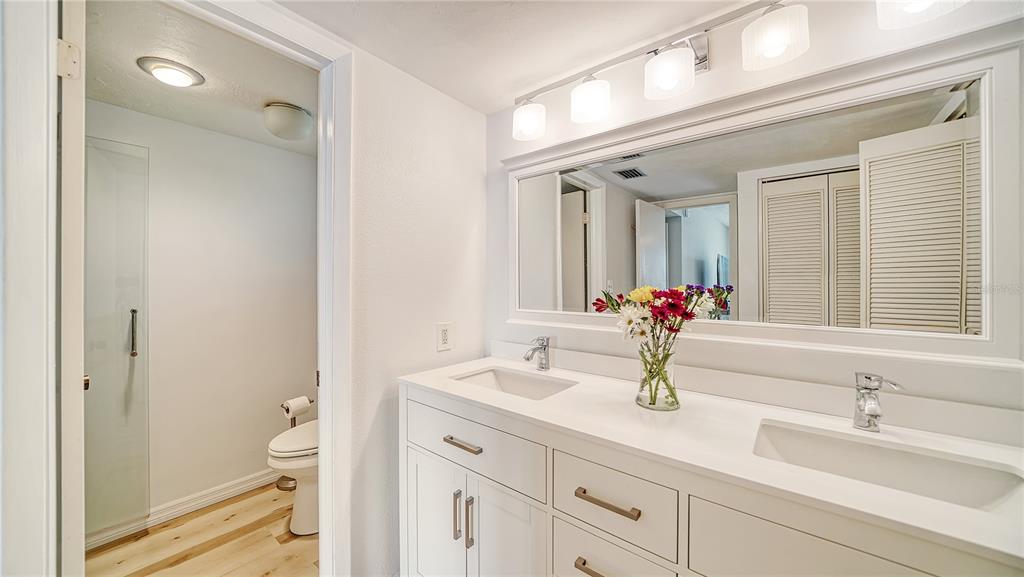 Longboat Key, Florida, 34228, United States, 2 Bedrooms Bedrooms, ,2 BathroomsBathrooms,Residential,For Sale,1992872