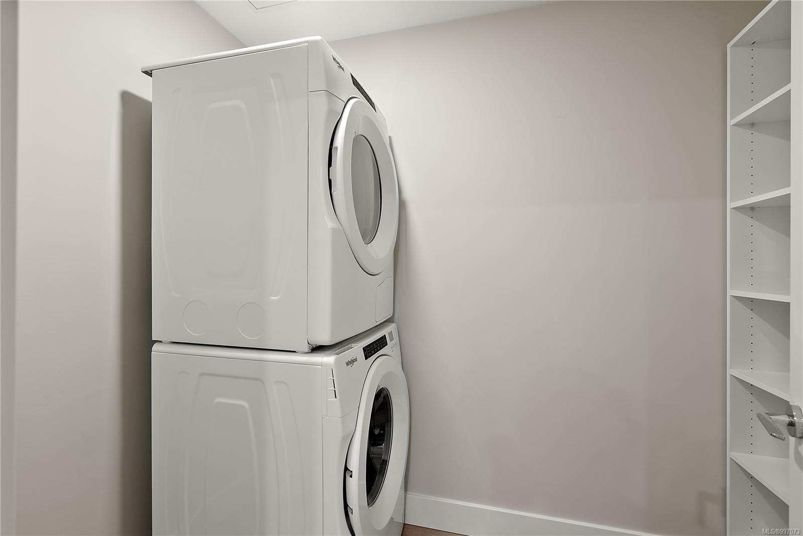 CENTRAL SAANICH, British Columbia, V8M 0B9, CA, 2 Bedrooms Bedrooms, ,Residential,For Sale,1876332