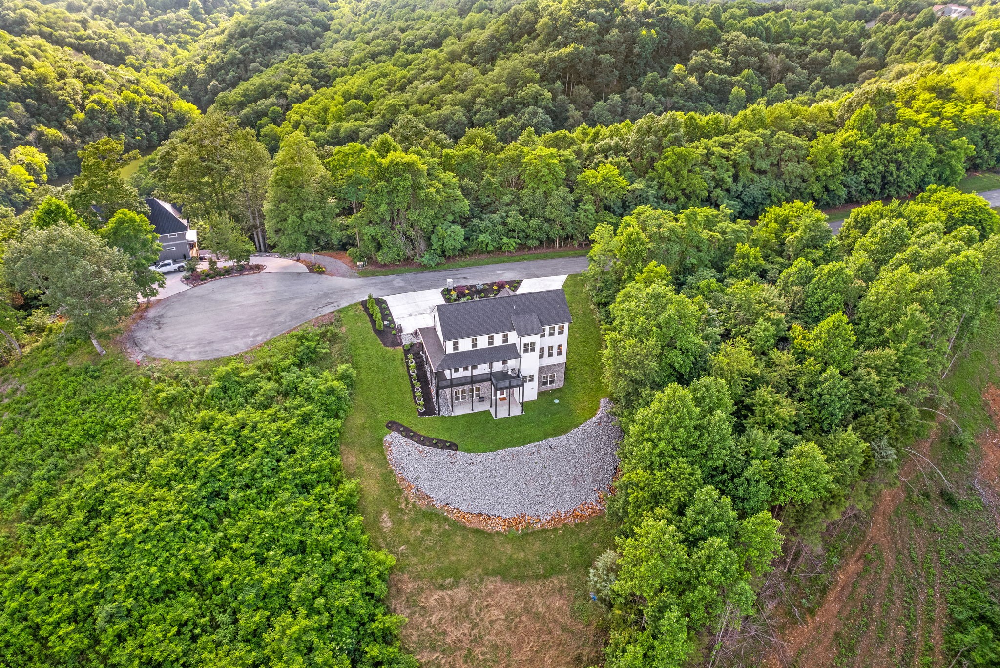 Smithville, Tennessee, 37166, United States, 3 Bedrooms Bedrooms, ,4 BathroomsBathrooms,Residential,For Sale,1935020