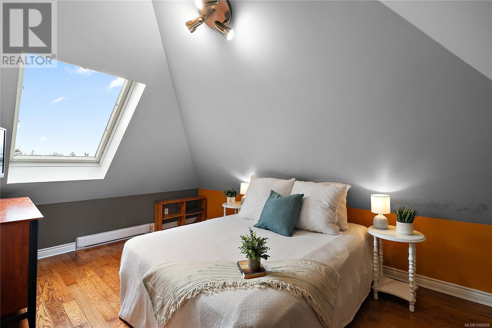 ESQUIMALT, British Columbia, V9A 5A9, CA, 2 Bedrooms Bedrooms, ,1 BathroomBathrooms,Residential,For Sale,1948185