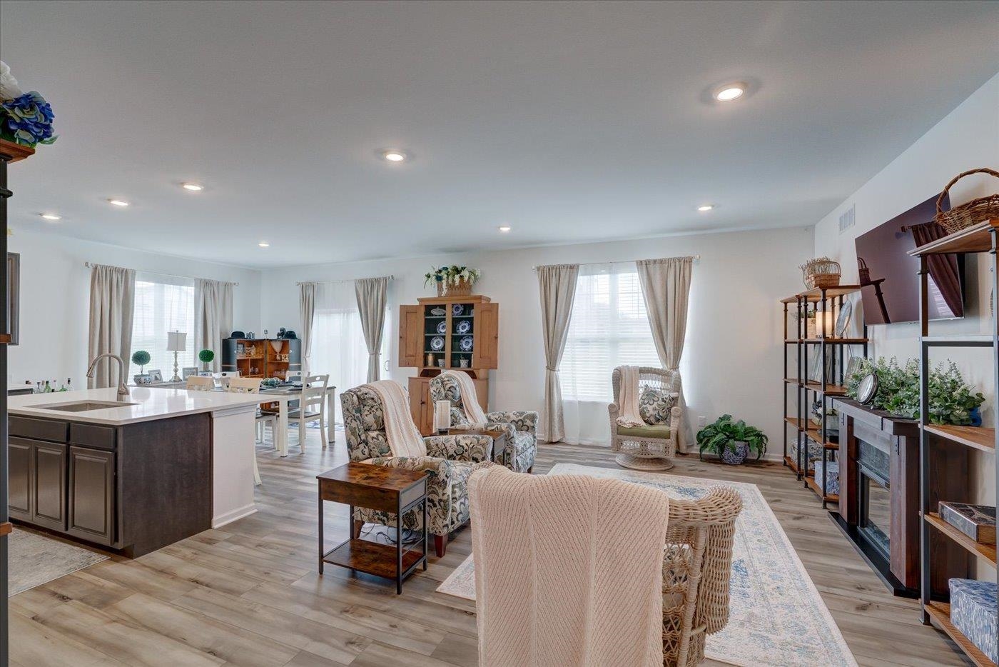 Windsor, Wisconsin, 53598, United States, 3 Bedrooms Bedrooms, ,2 BathroomsBathrooms,Residential,For Sale,1915836