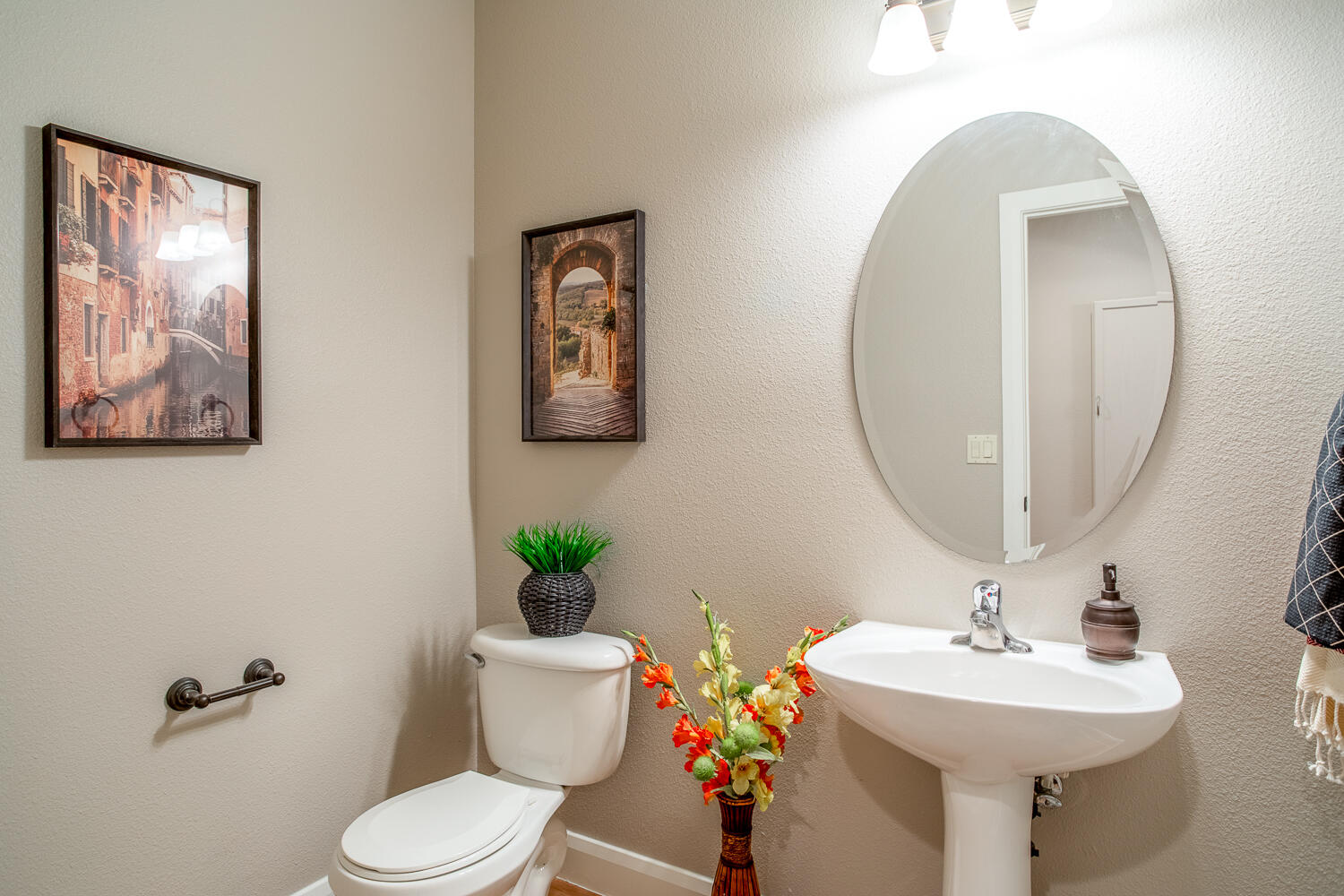 St George, Utah, 84790, United States, 4 Bedrooms Bedrooms, ,Residential,For Sale,1962826