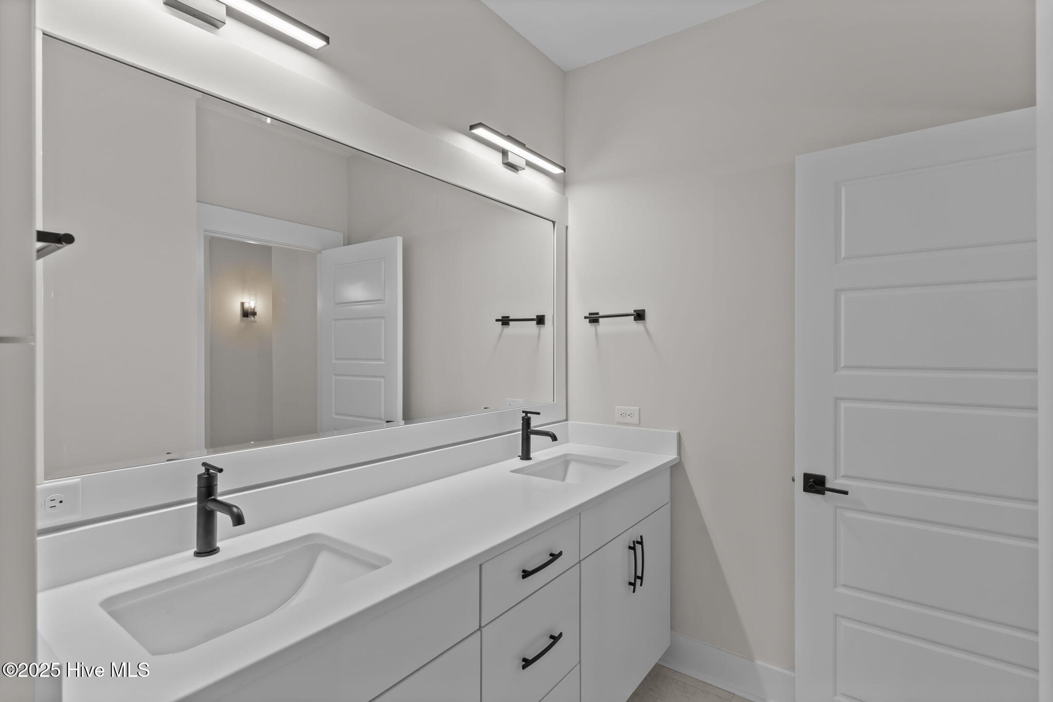 Wilmington, North Carolina, 28411, United States, 4 Bedrooms Bedrooms, ,4 BathroomsBathrooms,Residential,For Sale,2008550
