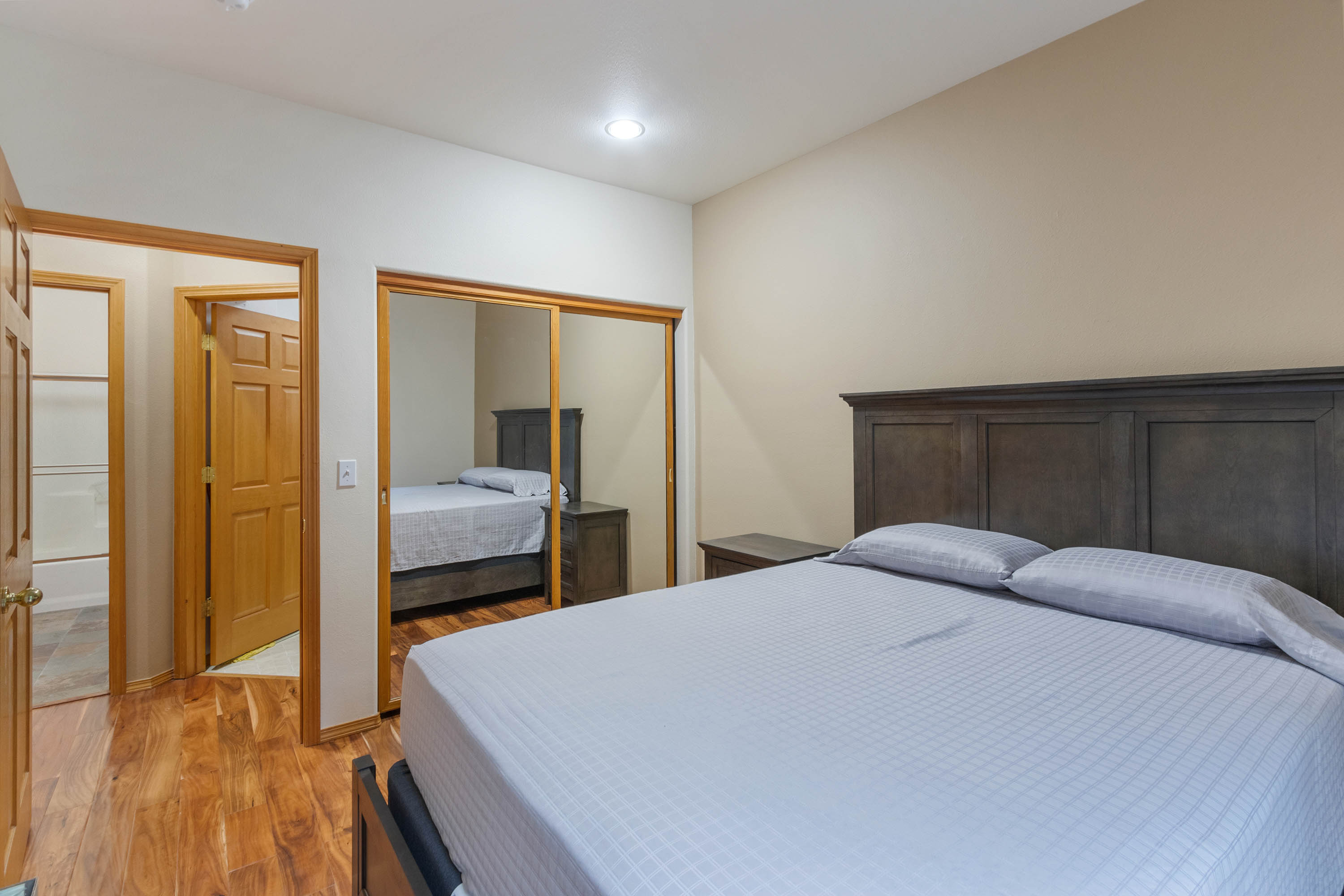 Hope, Idaho, 83836, United States, 2 Bedrooms Bedrooms, ,1 BathroomBathrooms,Residential,For Sale,2010313