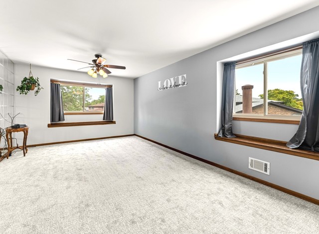 Palos Hills, Illinois, 60465, United States, 4 Bedrooms Bedrooms, ,3 BathroomsBathrooms,Residential,For Sale,1940723