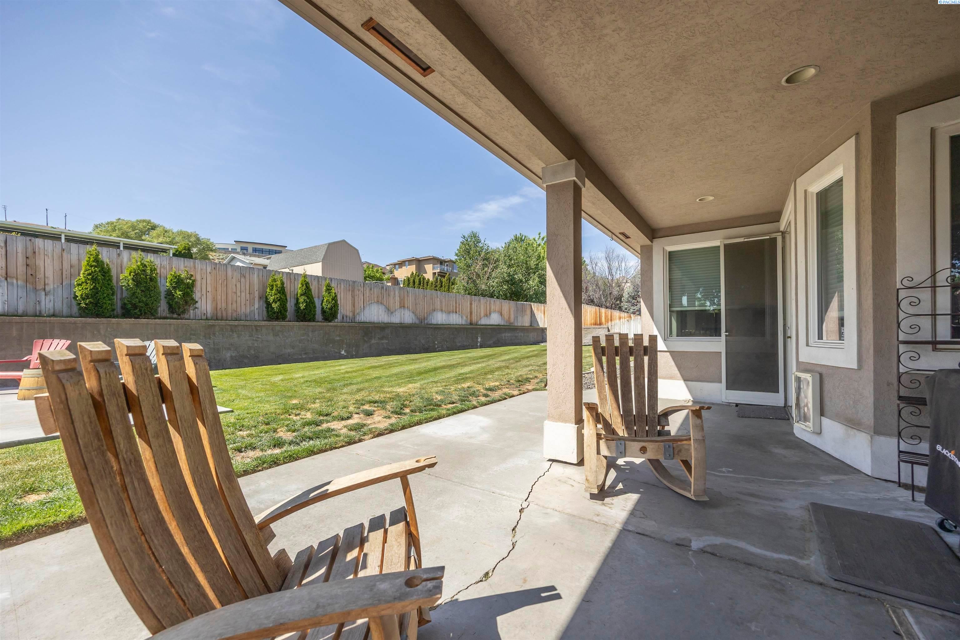 Kennewick, Washington, 99337, United States, 6 Bedrooms Bedrooms, ,4 BathroomsBathrooms,Residential,For Sale,1979182