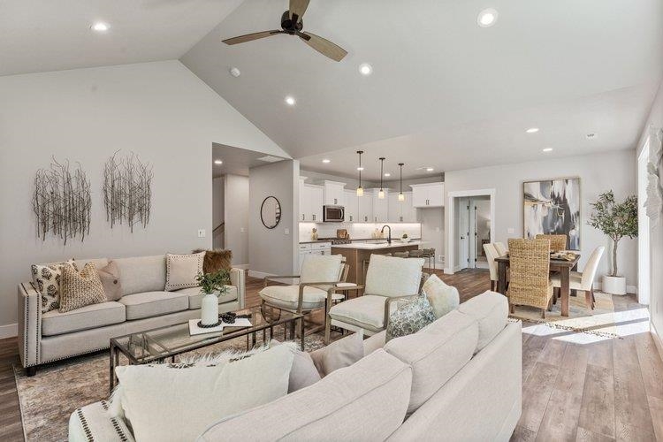 Colbert, Washington, 99005, United States, 4 Bedrooms Bedrooms, ,3 BathroomsBathrooms,Residential,For Sale,1890312