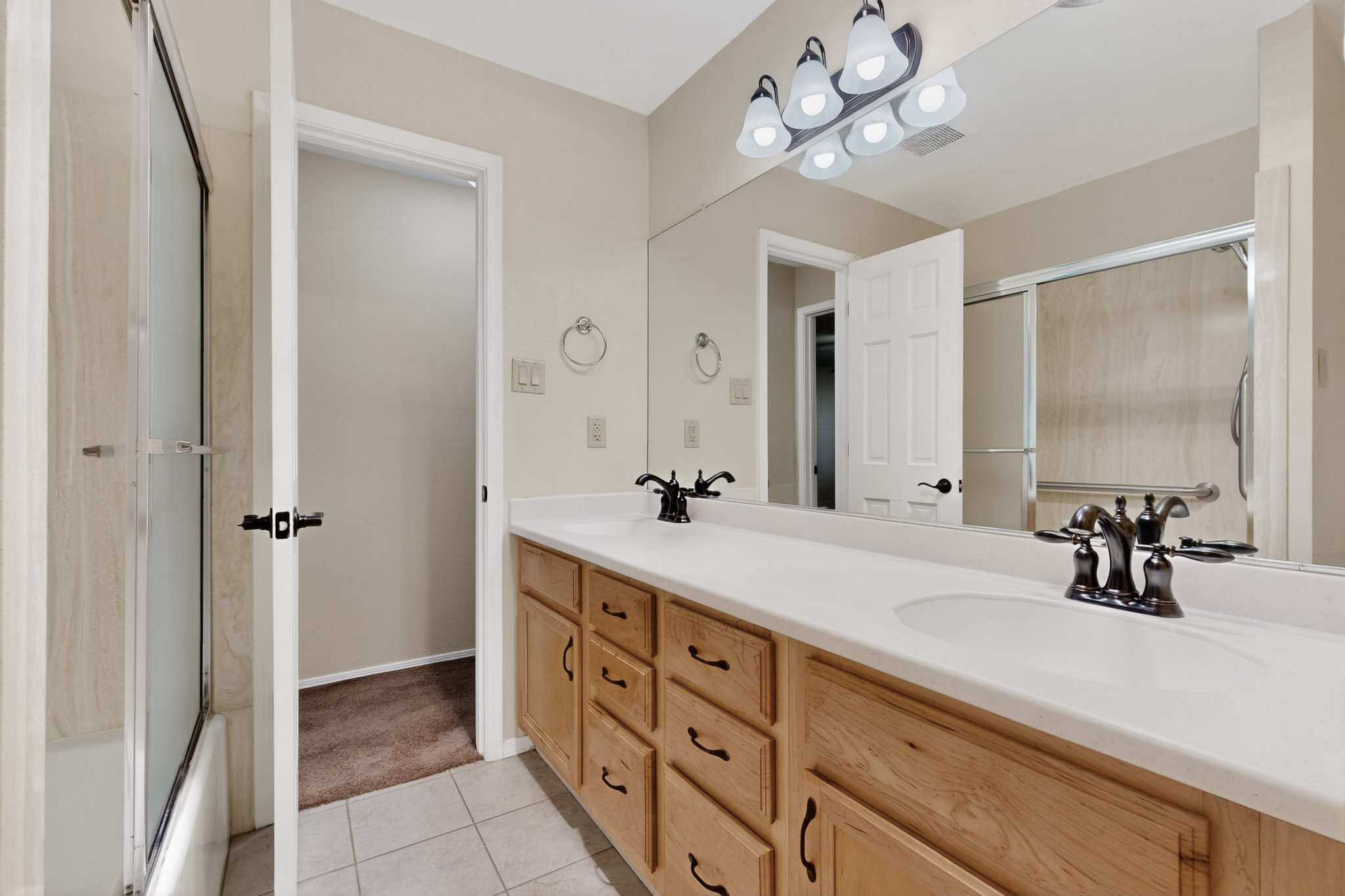 Albuquerque, New Mexico, 87109, United States, 4 Bedrooms Bedrooms, ,3 BathroomsBathrooms,Residential,For Sale,1985766