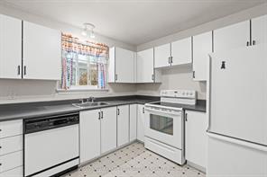 Ottawa, Ontario, K1H 5K6, CA, 3 Bedrooms Bedrooms, ,2 BathroomsBathrooms,Residential,For Sale,1998166