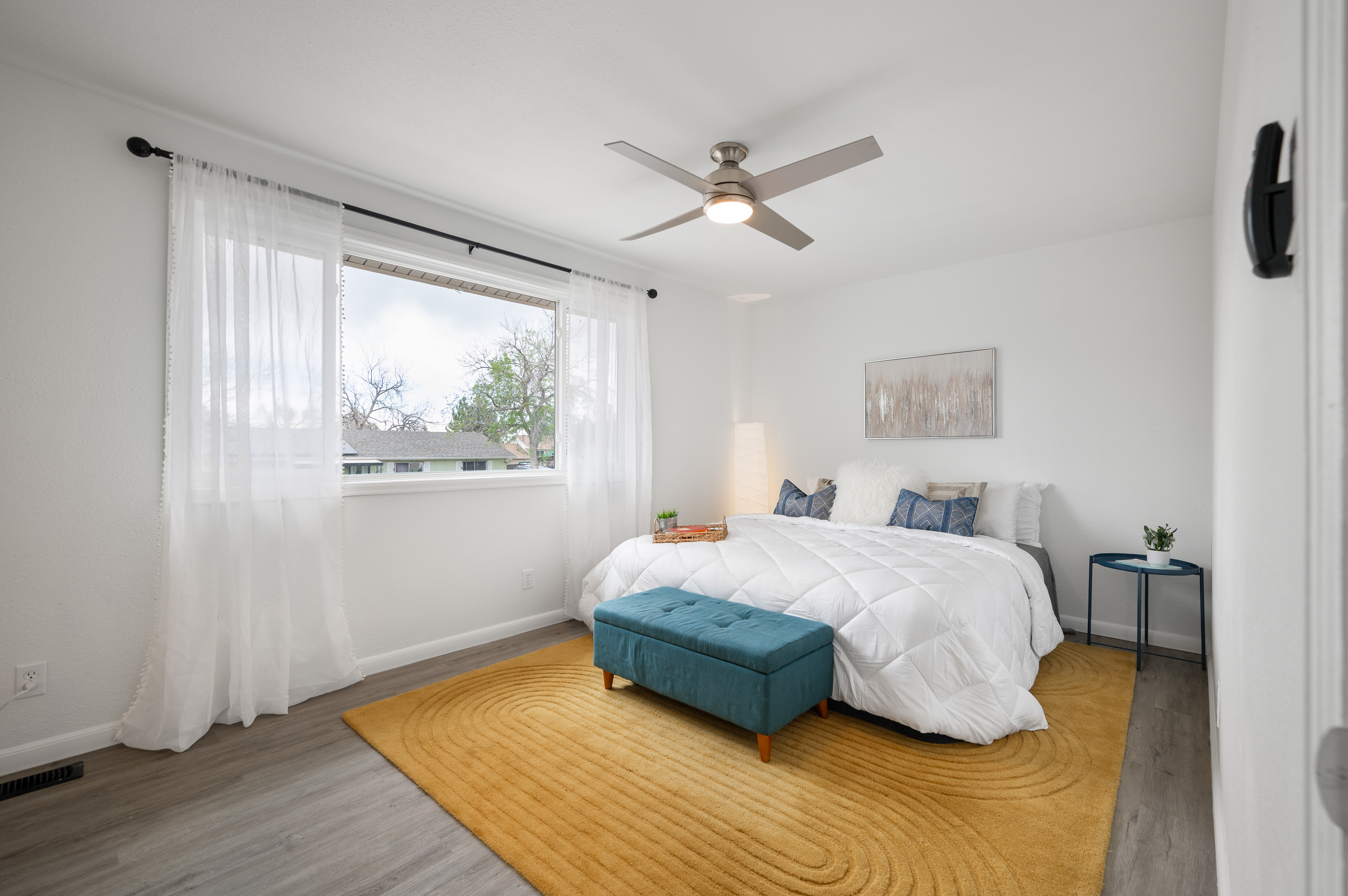  Beautifully Updated Tri-Level Home in Montbello - 物件實景