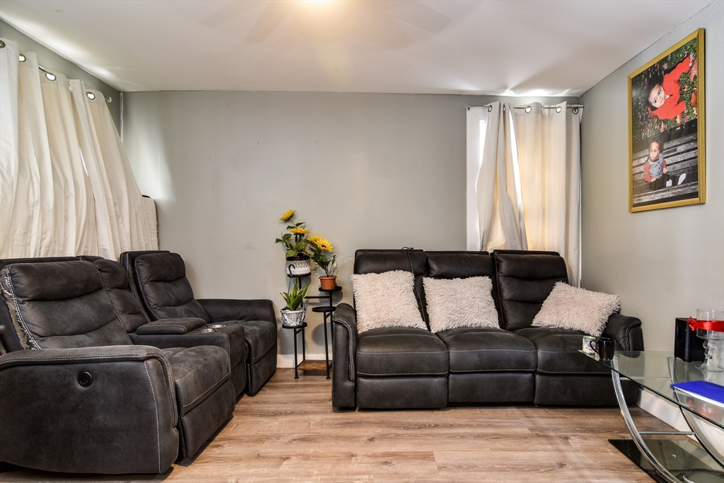 Wayland, Massachusetts, 01778, United States, 5 Bedrooms Bedrooms, ,2 BathroomsBathrooms,Residential,For Sale,1996074