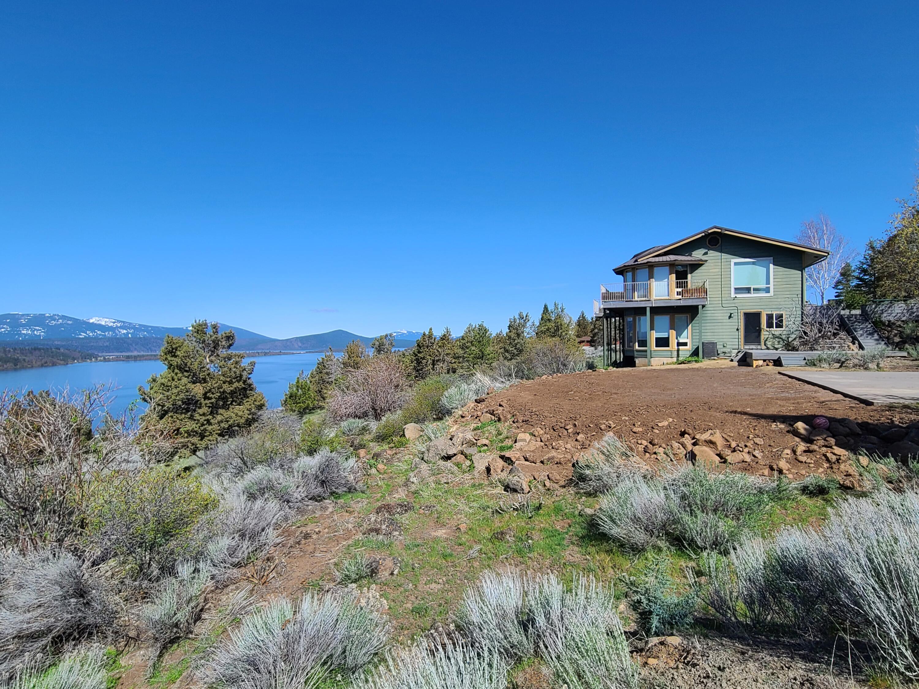 Klamath Falls, Oregon, 97601, United States, 4 Bedrooms Bedrooms, ,4 BathroomsBathrooms,Residential,For Sale,1804036