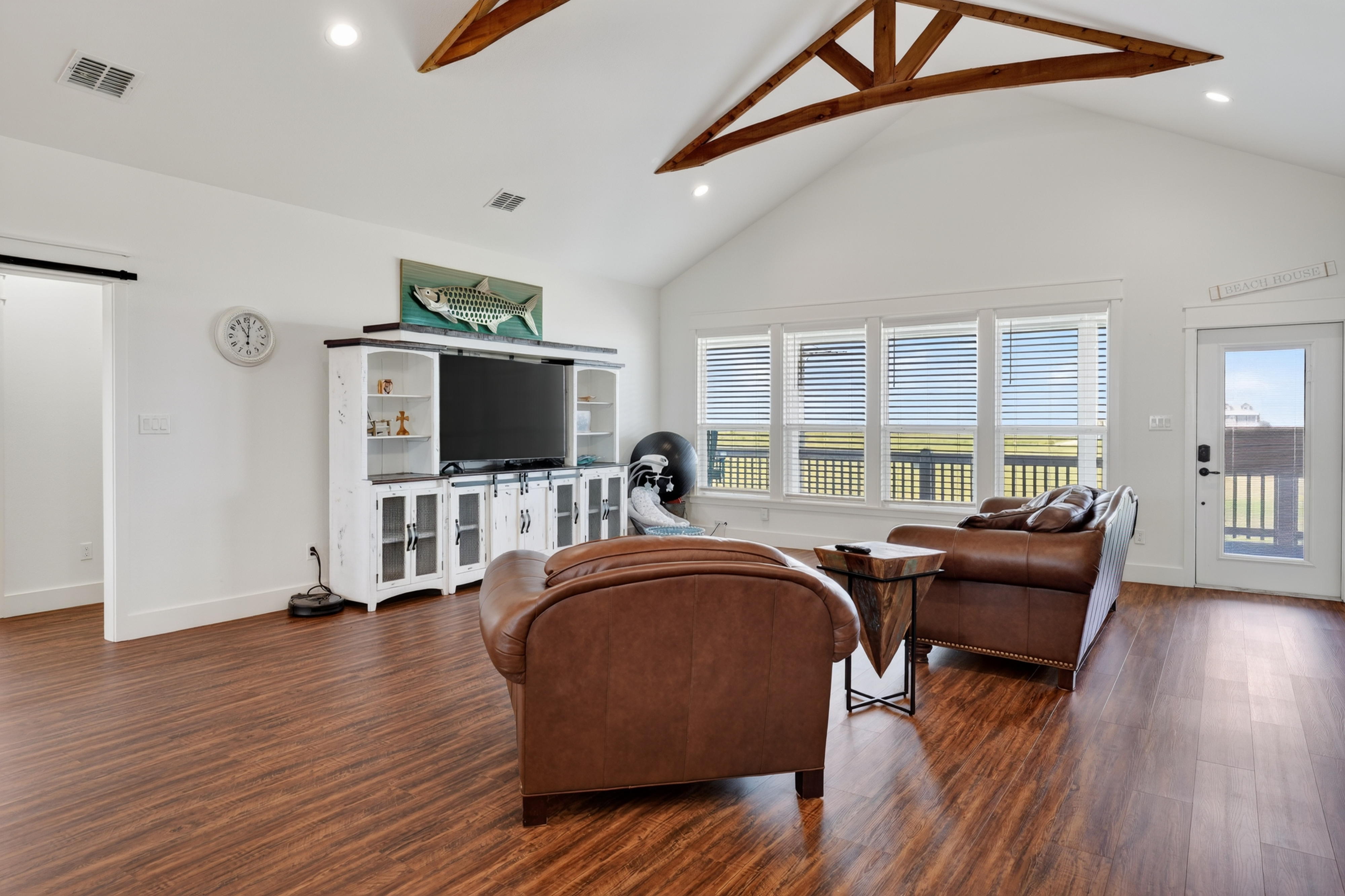  Custom Coastal Retreat - 物件實景